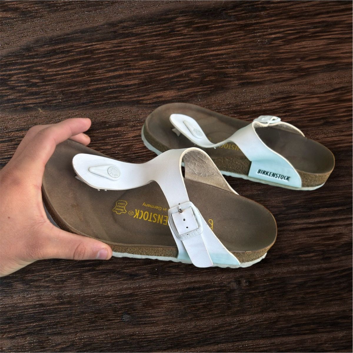 Birkenstock Birkenstock Gizeh White Leather Sandals (EU 37 /US 6,5-7) Size US 6.5 / IT 36.5 - 6 Thumbnail