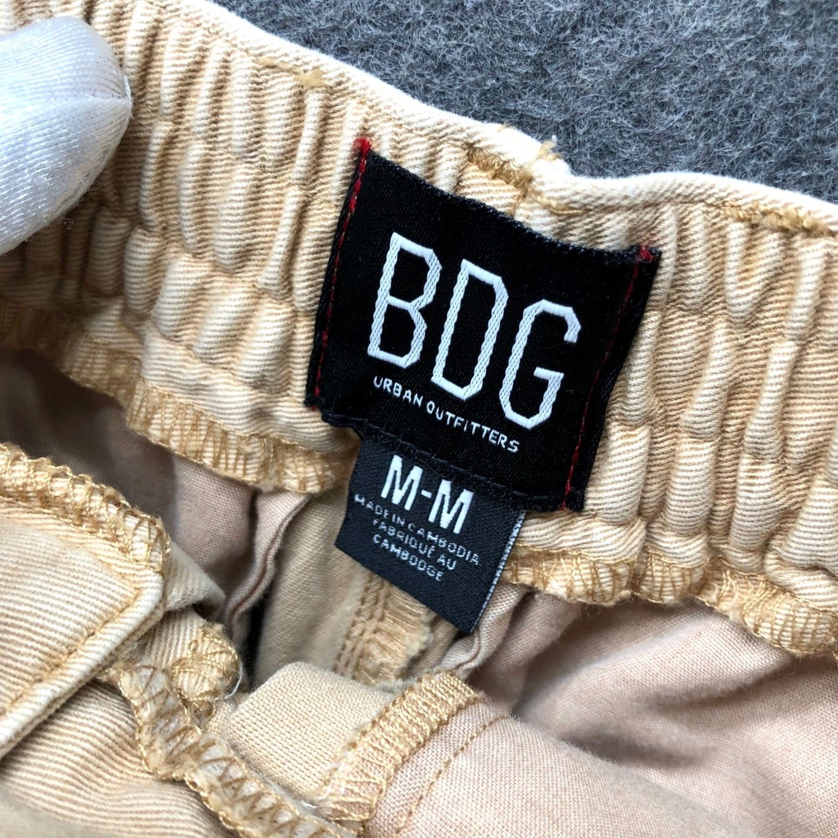 Urban Outfitters VINTAGE BDG Urban Outfitters Pleated Chino Shorts Womens M Tan Relaxed High Rise Size 32" / US 10 / IT 46 - 6 Thumbnail