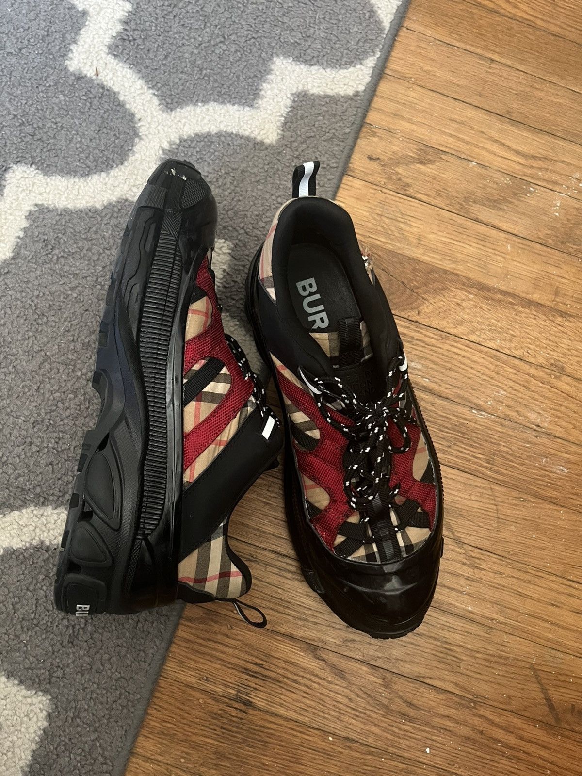 Burberry Arthur vintage check low