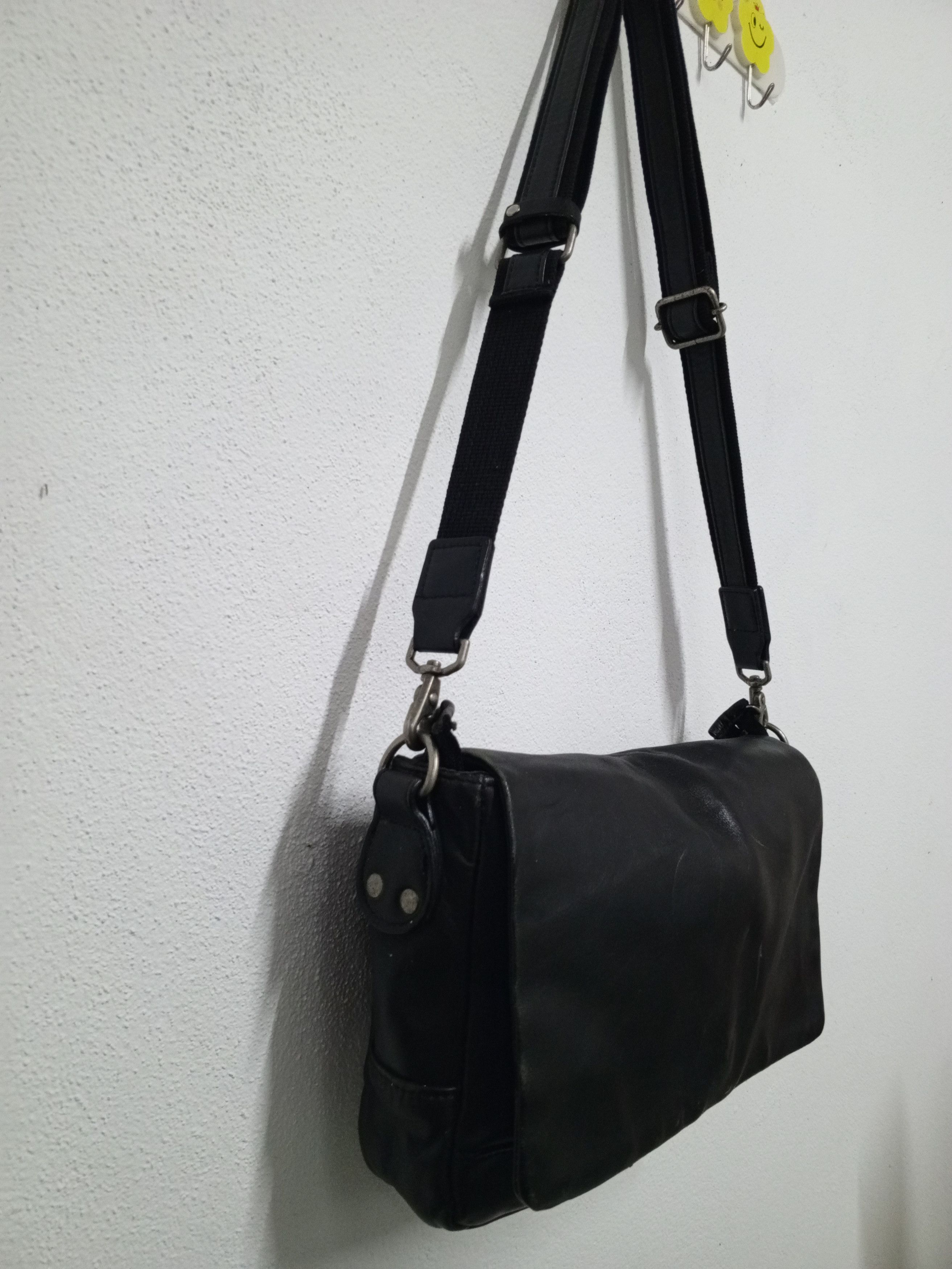 Leather 💥BINDING OFFER 💥STUDIOUS JAPAN LEATHER BAG SLIM Size ONE SIZE - 4 Thumbnail