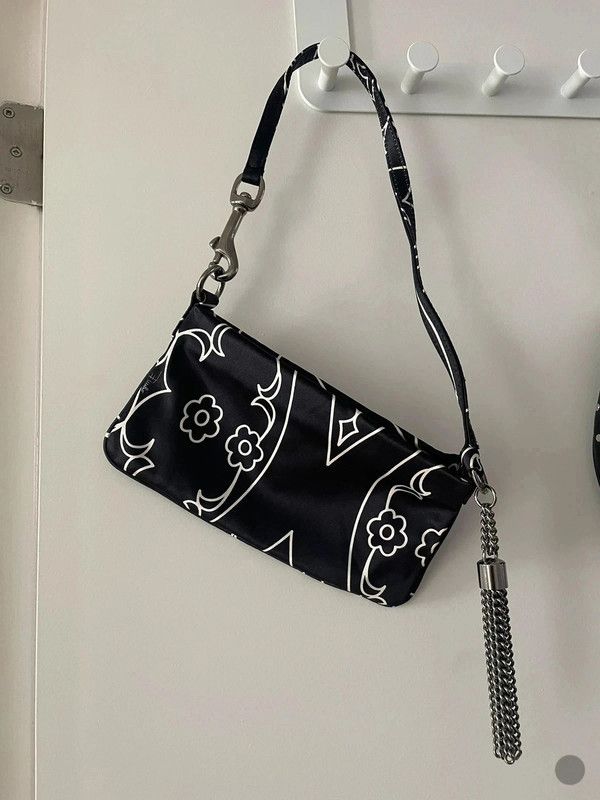 Emilio Pucci Emilio Pucci vintage shoulder bag wristlet bag Size ONE SIZE - 1 Thumbnail