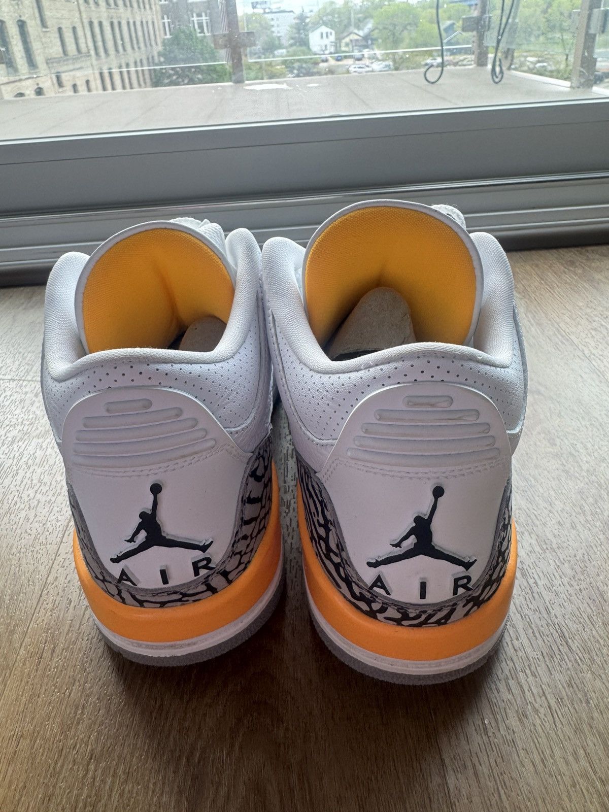 Jordan Brand Jordan 3 Laser Orange Size US 7 / IT 37 - 4 Thumbnail