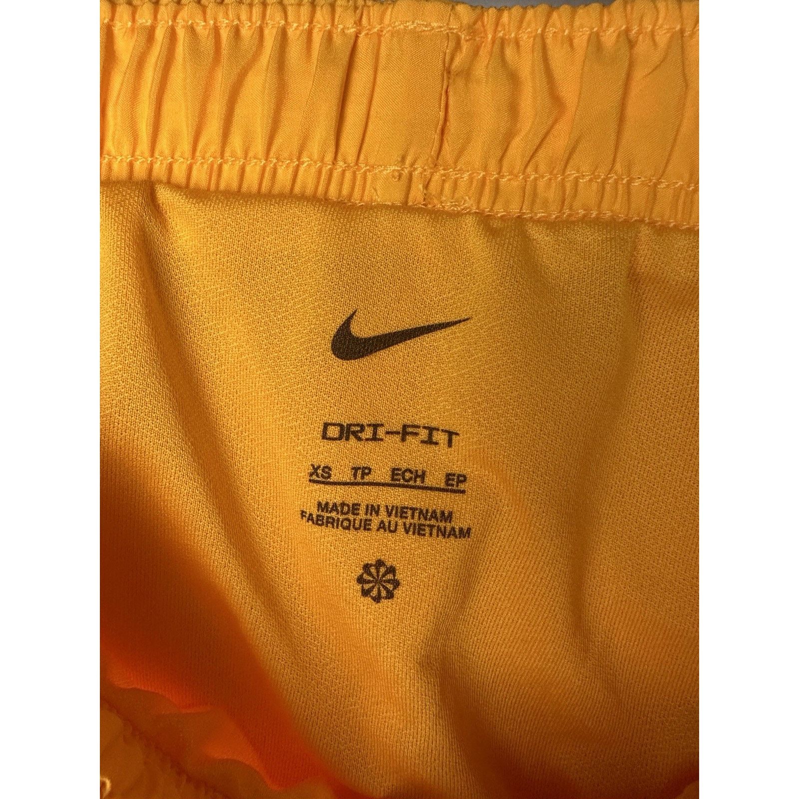 Nike Nike Women's Dri-FIT Tempo Graphic Shorts Size XS CU8890-717 Size 35" - 5 Thumbnail