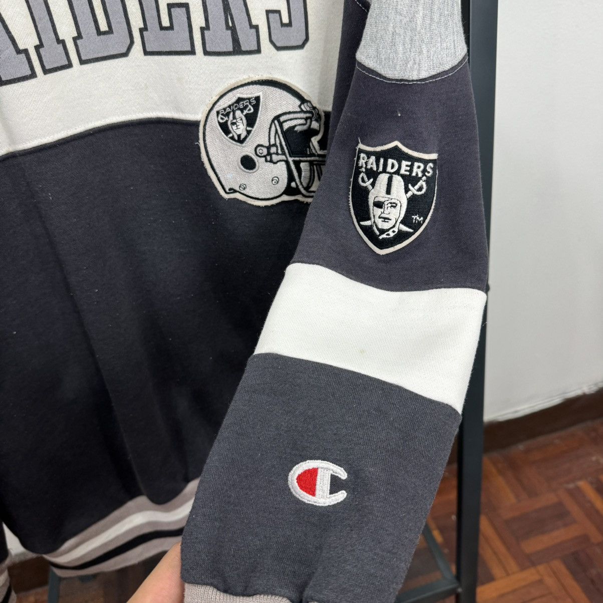Champion × Vintage Rare Vintage NFL Raiders x Champion Sweatshirt Size US L / EU 52-54 / 3 - 5 Thumbnail