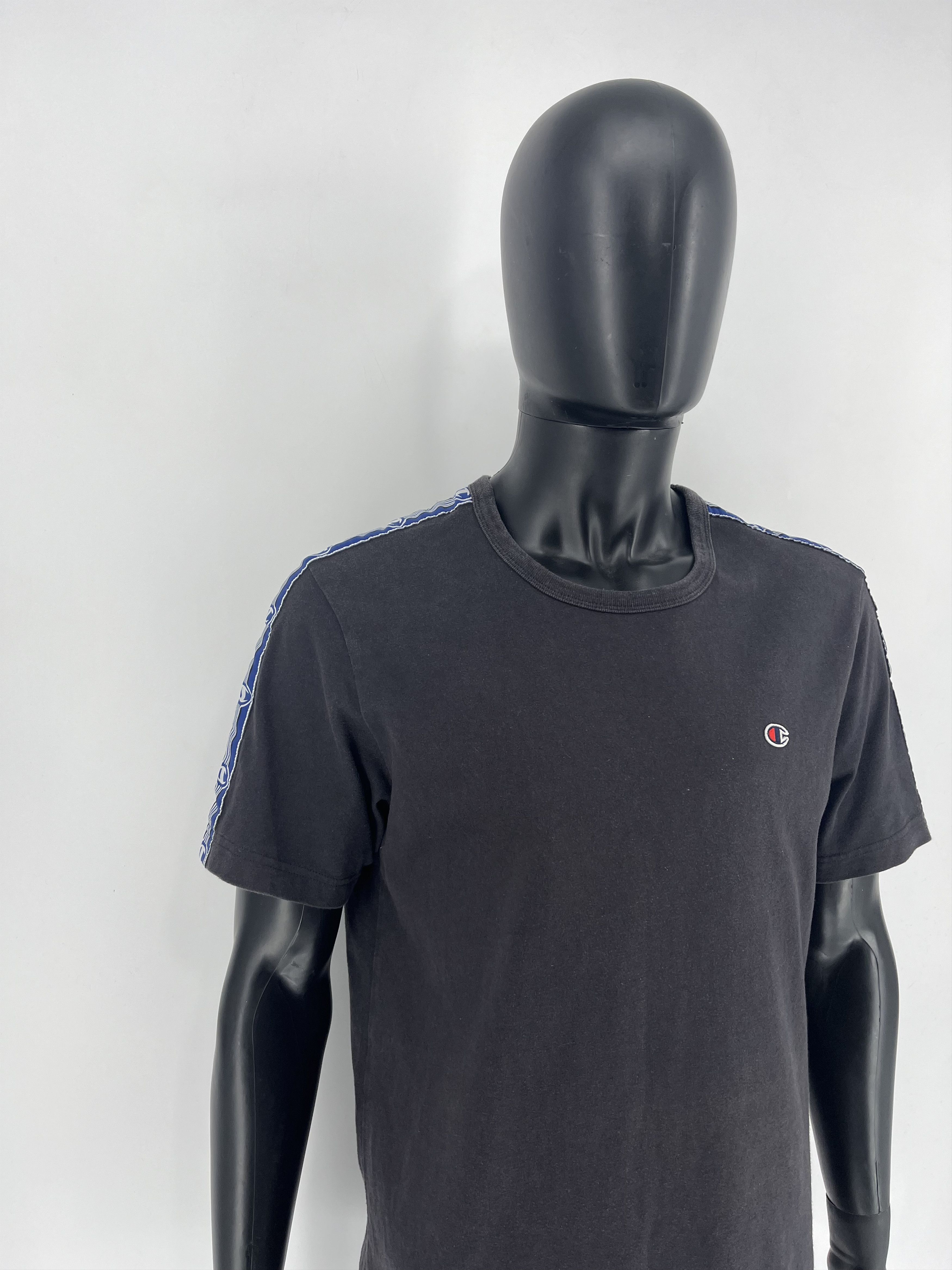 Champion × Vintage Vintage Y2K Champion Small Logo T-Shirt Streetwear Style Size US L / EU 52-54 / 3 - 2 Thumbnail