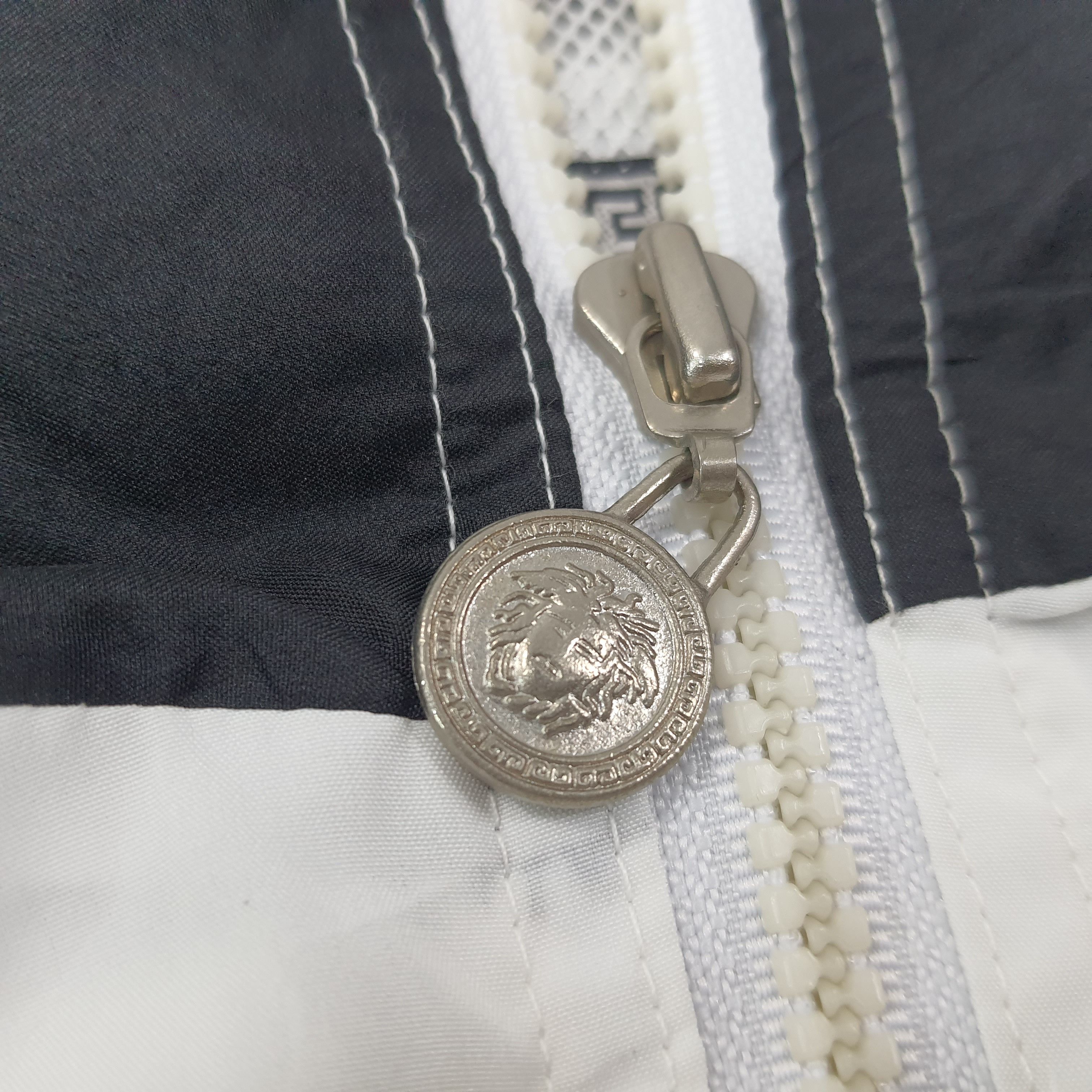 Versace Jeans Couture Vintage Versace Jeans Couture Vests C247N7 Size US XL / EU 56 / 4 - 7 Thumbnail