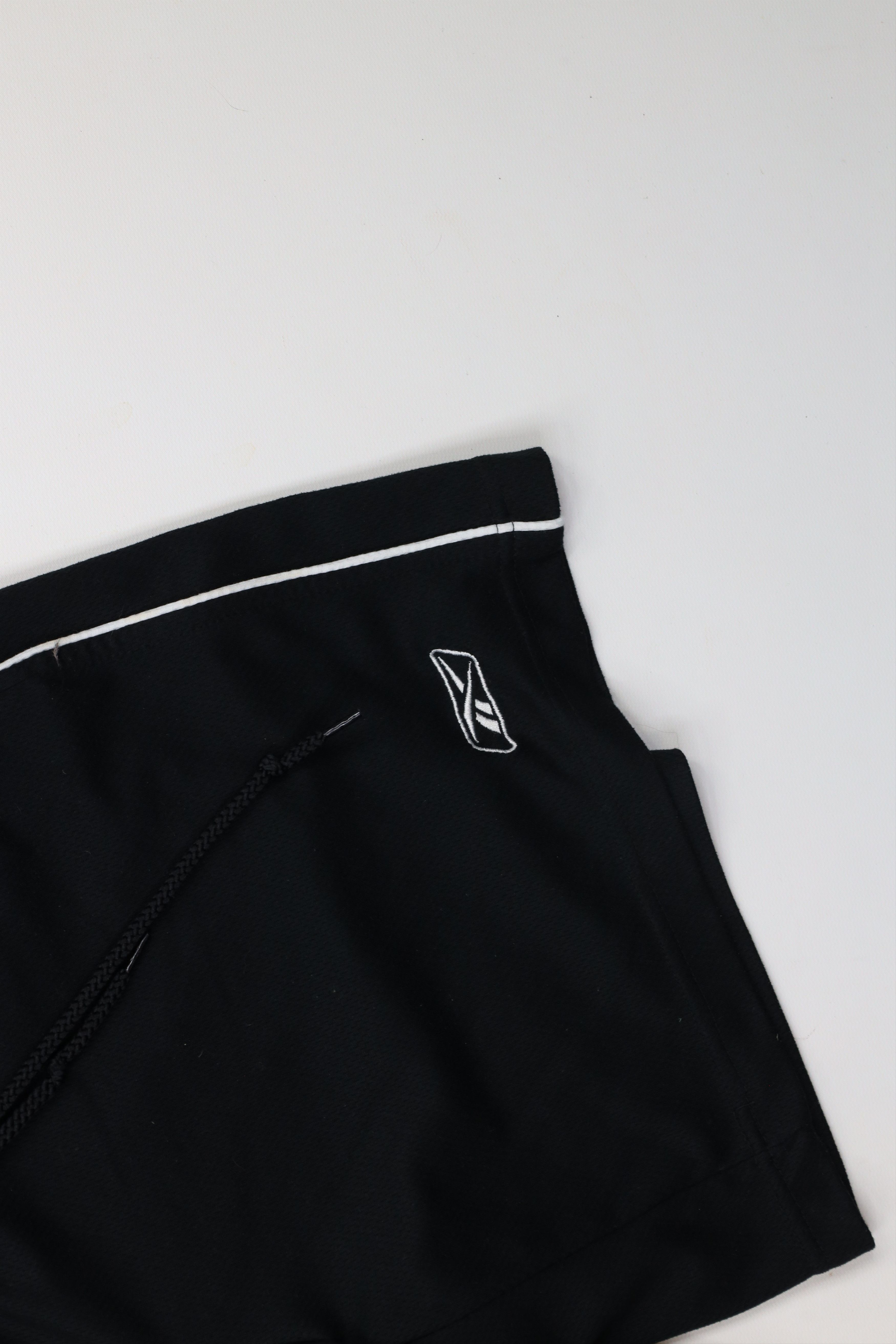 Reebok × Vintage Vintage 90s Reebok Logo Above Knee Heavyweight Shorts Black Size US 32 / EU 48 - 5 Thumbnail