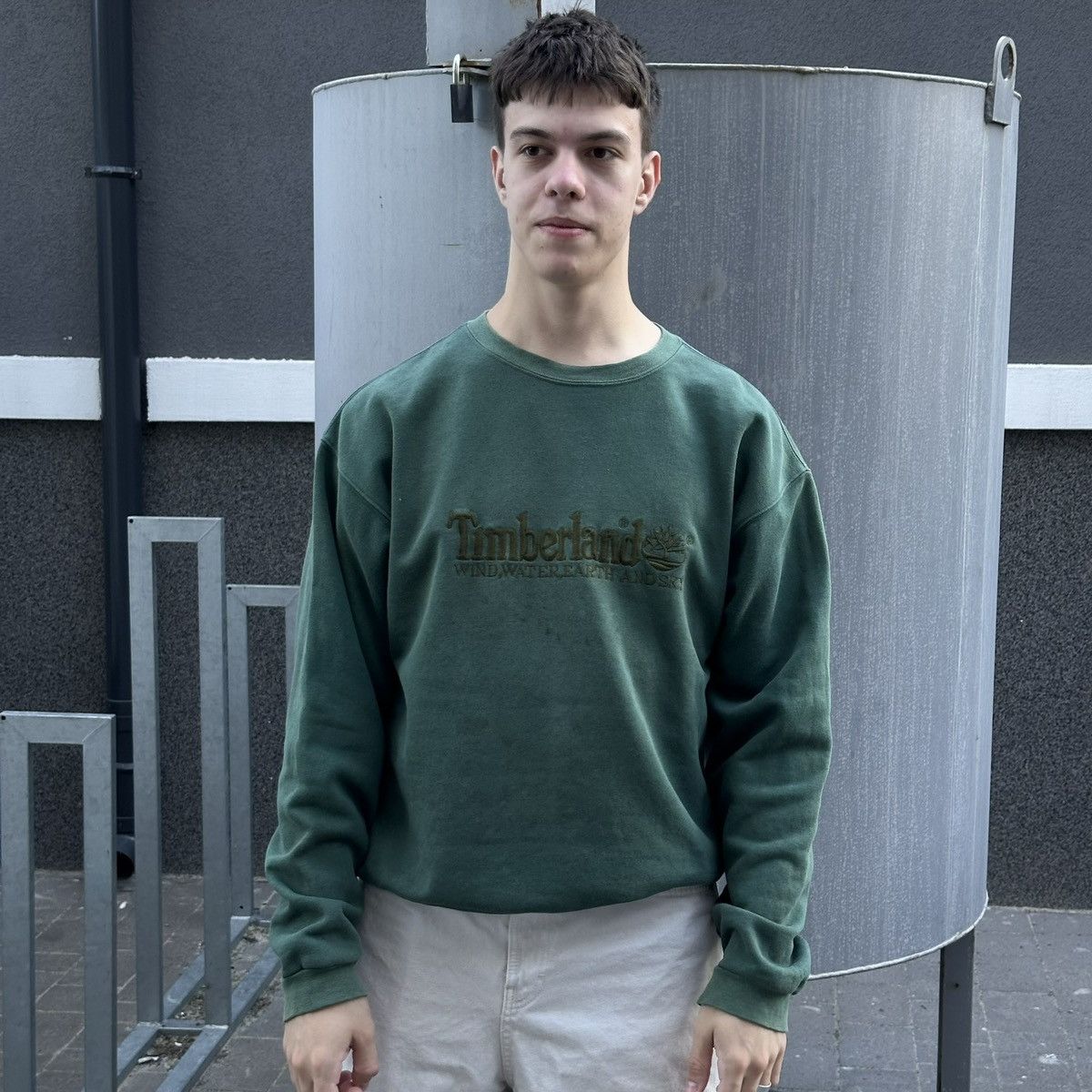 Timberland × Vintage Vintage Timberland Sweatshirt Big Logo Distressed Fit 90s Size US XL / EU 56 / 4 - 1 Thumbnail