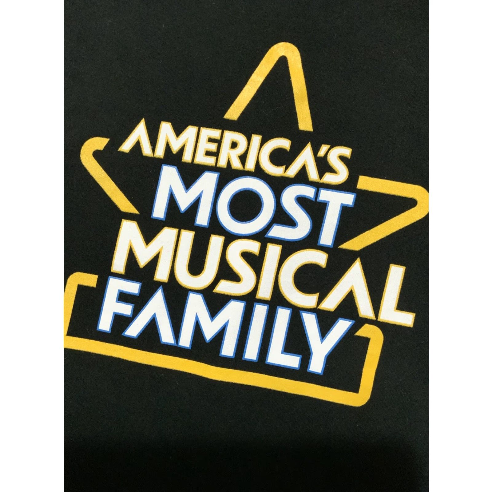 Vintage **America’s Most Musical Family 2019 Zip Hoodie MD Black** User: America’s Most Musical Family 2019 Zip Hoodie MD Black Size US M / EU 48-50 / 2 - 7 Thumbnail