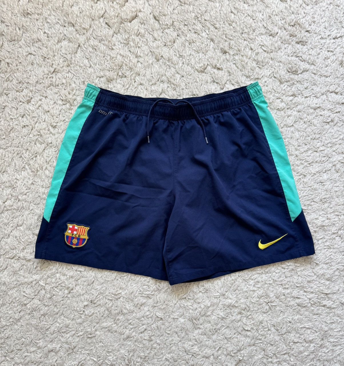Nike Barcelona 2010-2011 Away Soccer Shorts Football Jersey Kit Size US 32 / EU 48 - 1 Thumbnail