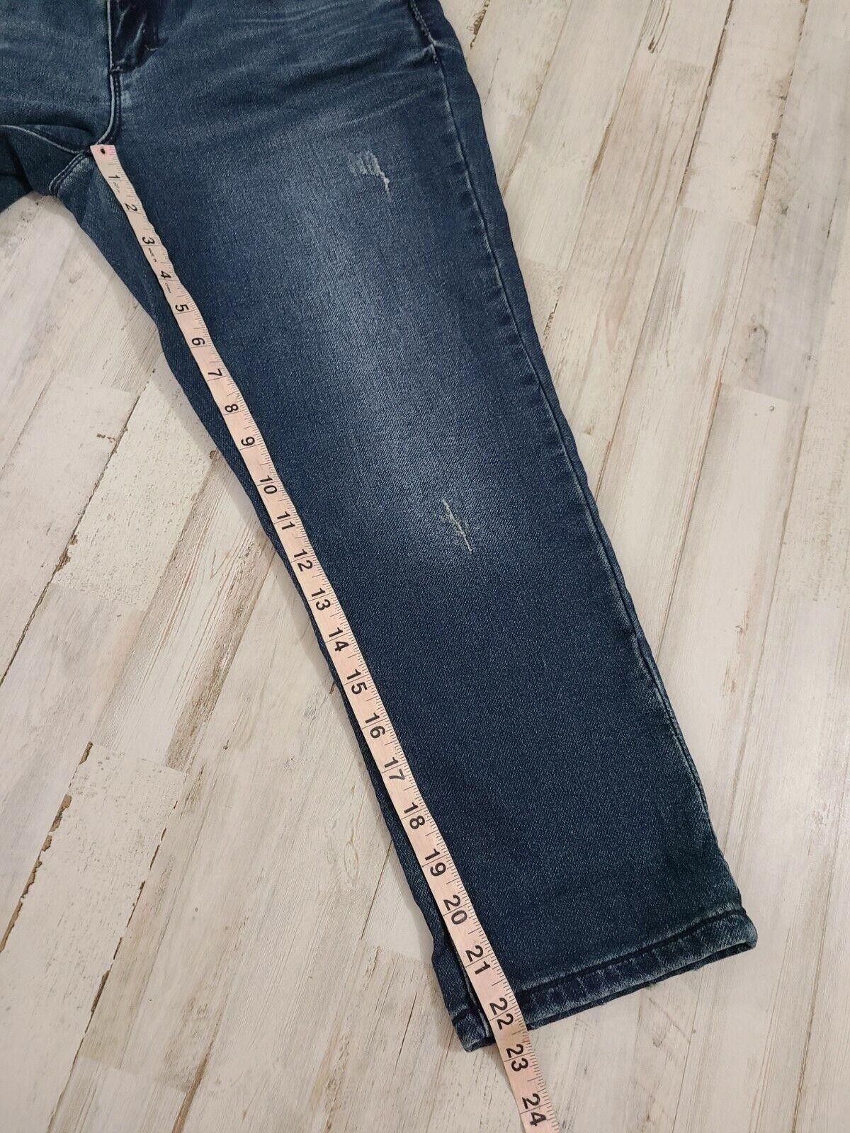 Designer Seven Jeans Size 4 Girlfriend Capris Dark Wash Distressed Size 27" / US 4 / IT 40 - 7 Thumbnail