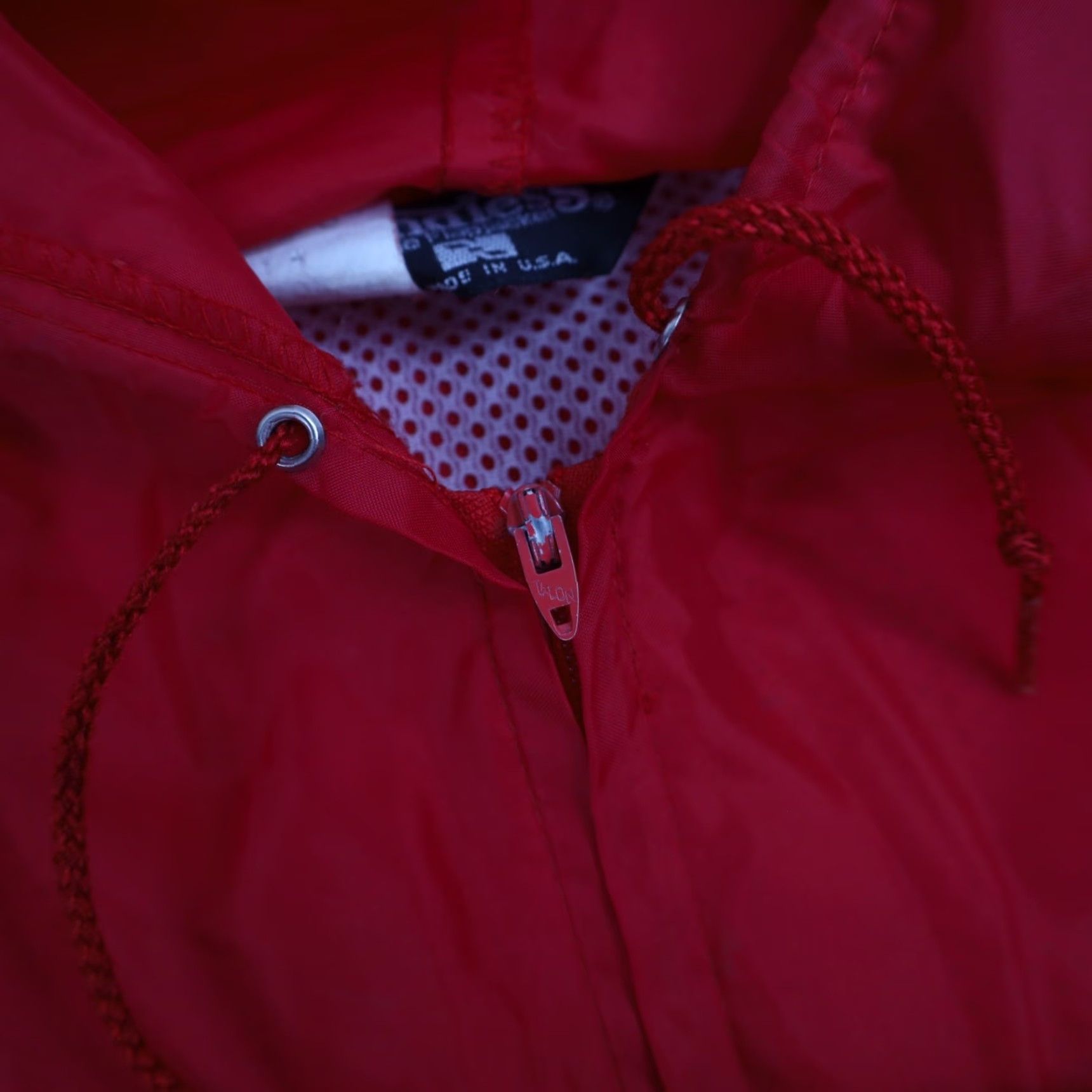 Vintage VINTAGE Hiawatha Track Club Windbreaker Jacket Red Mens Large Size US L / EU 52-54 / 3 - 6 Thumbnail