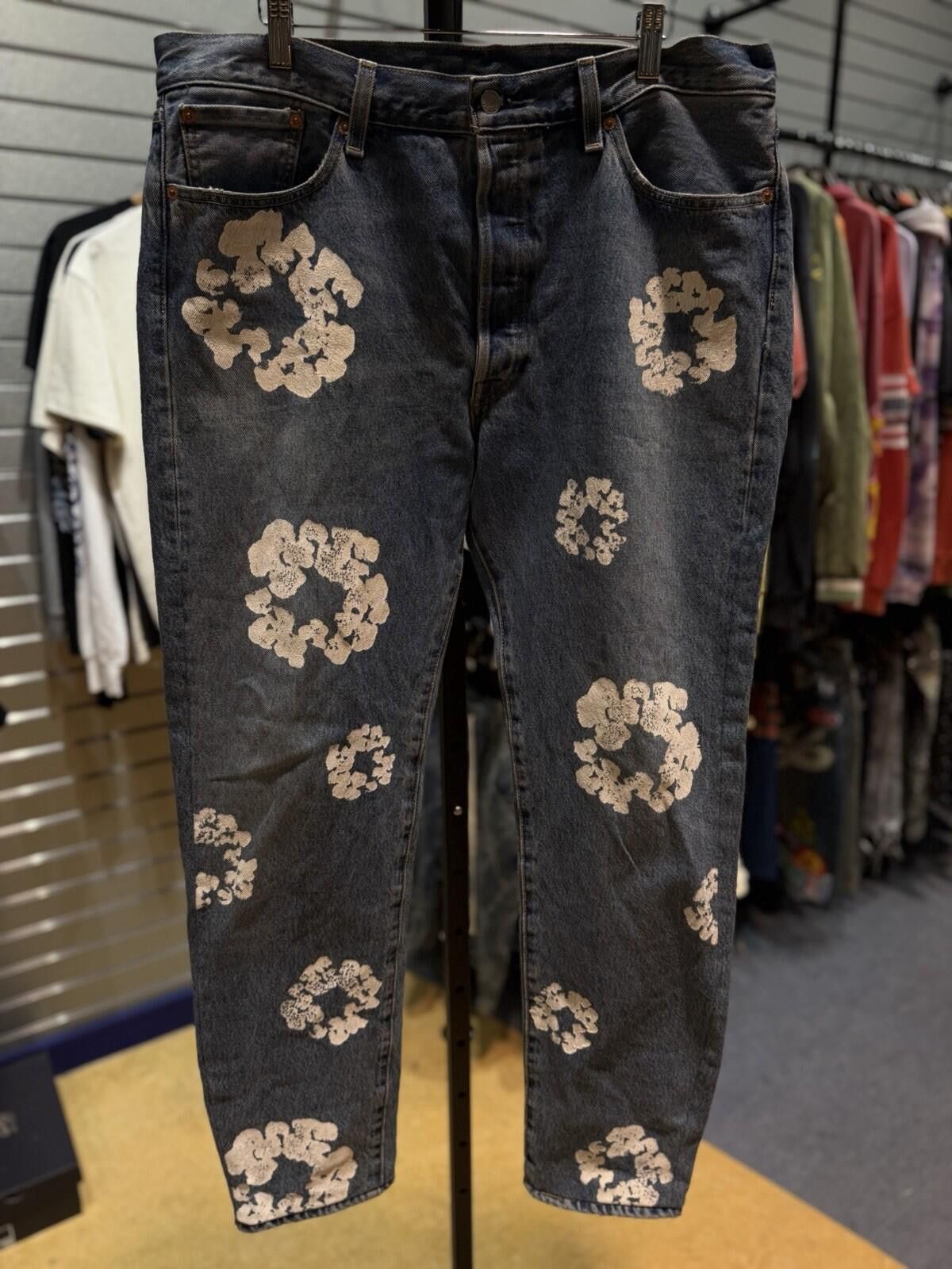 DENIM TEARS Denim Tears Light Washed Blue Cotton Wreath Jeans Size 36x34 Size US 36 / EU 52 - 1 Thumbnail