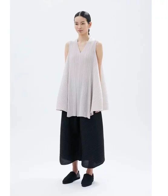 Issey Miyake Issey Miyake A cream-colored striped top Size L / US 10 / IT 46 - 1 Thumbnail
