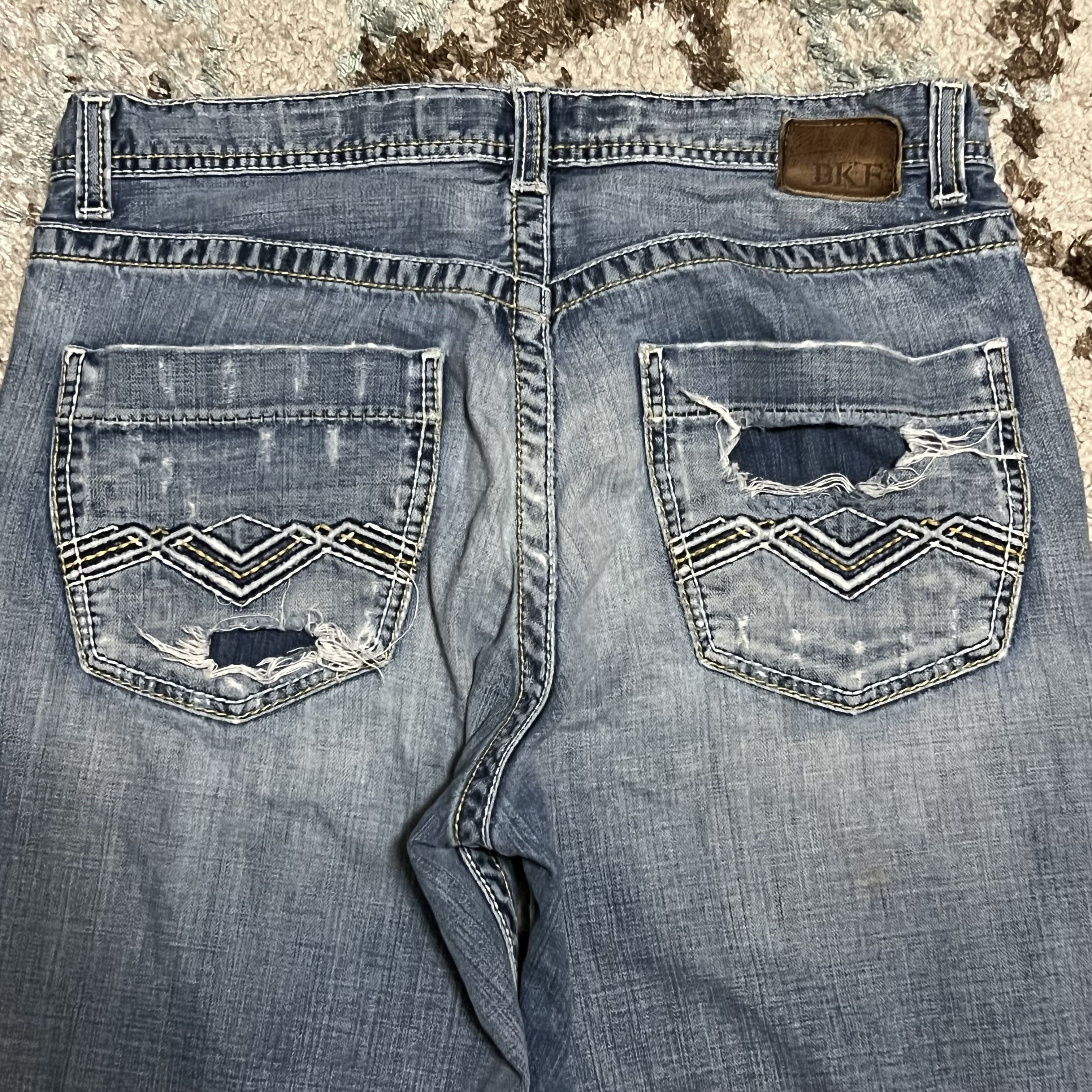 BKE Buckle BKE Tyler Distressed Jeans Size 33x31 Light Wash Size US 33 - 3 Thumbnail