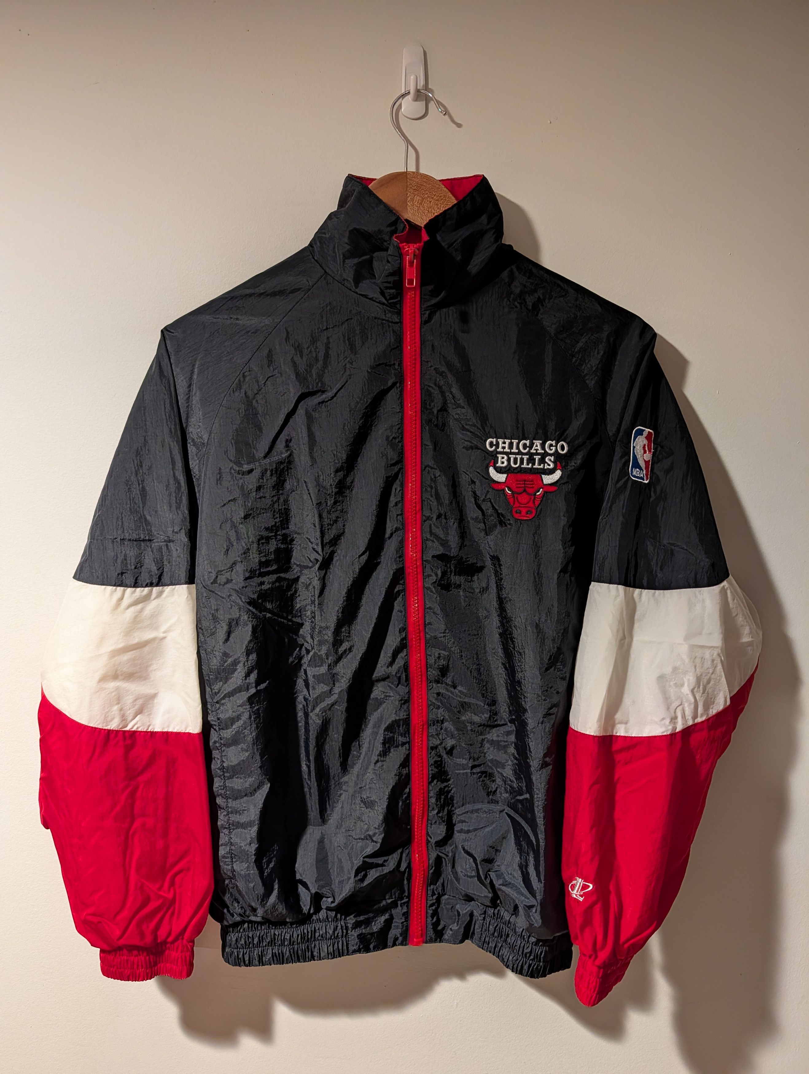 NBA Vintage 90s Chicago Bulls Logo KIDS Large Windbreaker Jacket Size US L / EU 52-54 / 3 - 1 Thumbnail