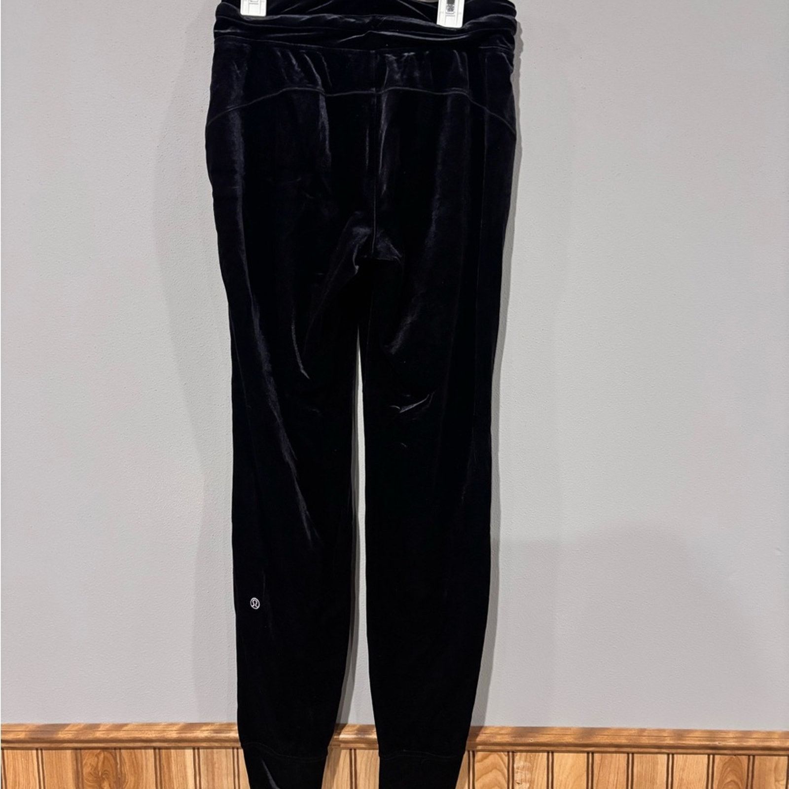 Lululemon Lululemon Ready to Crush Velour Joggers - Black - Size 4 Size 27" / US 4 / IT 40 - 2 Thumbnail