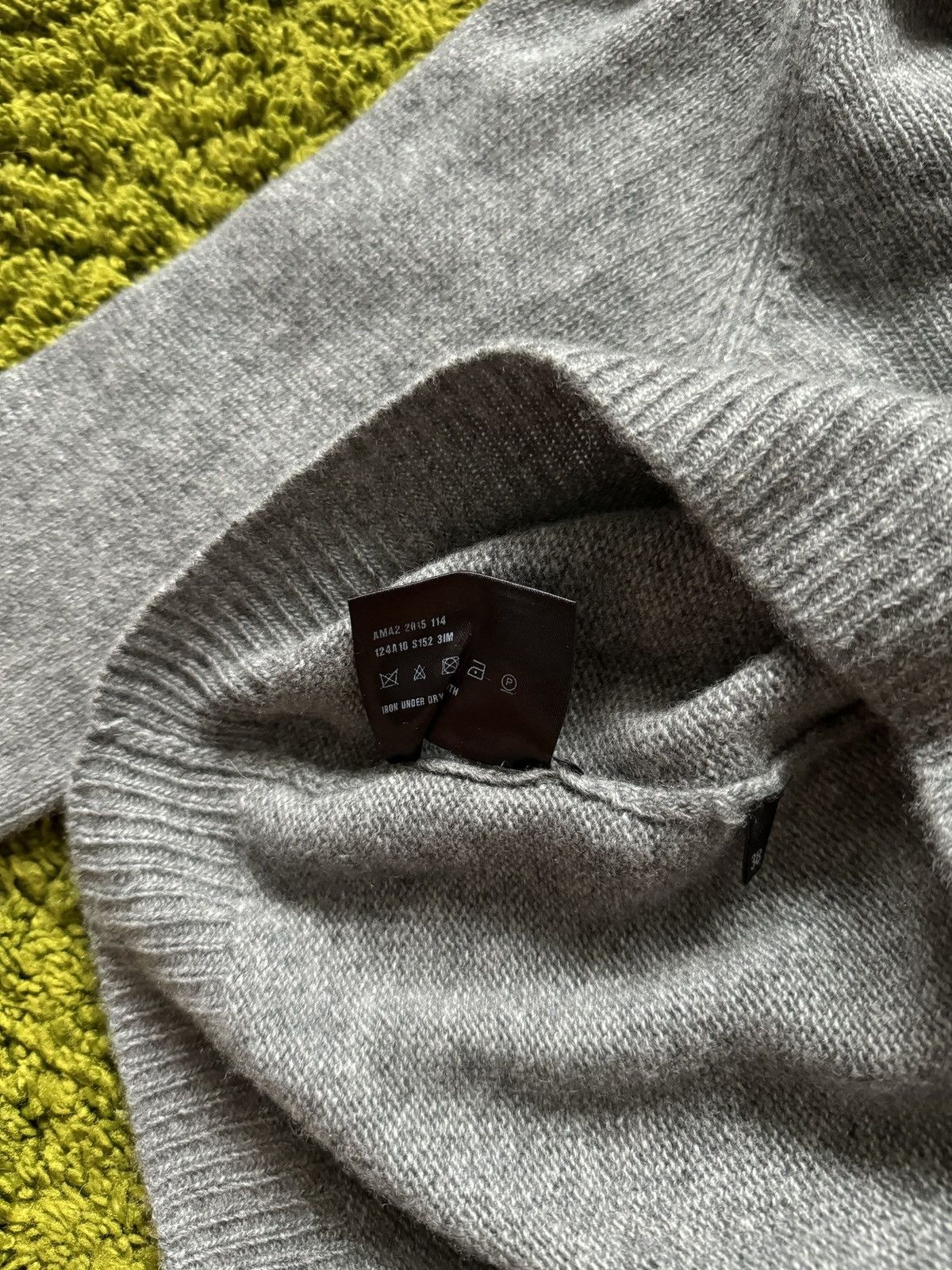 Prada Prada 100% cashmere minimalist sweater Size S / US 4 / IT 40 - 6 Thumbnail