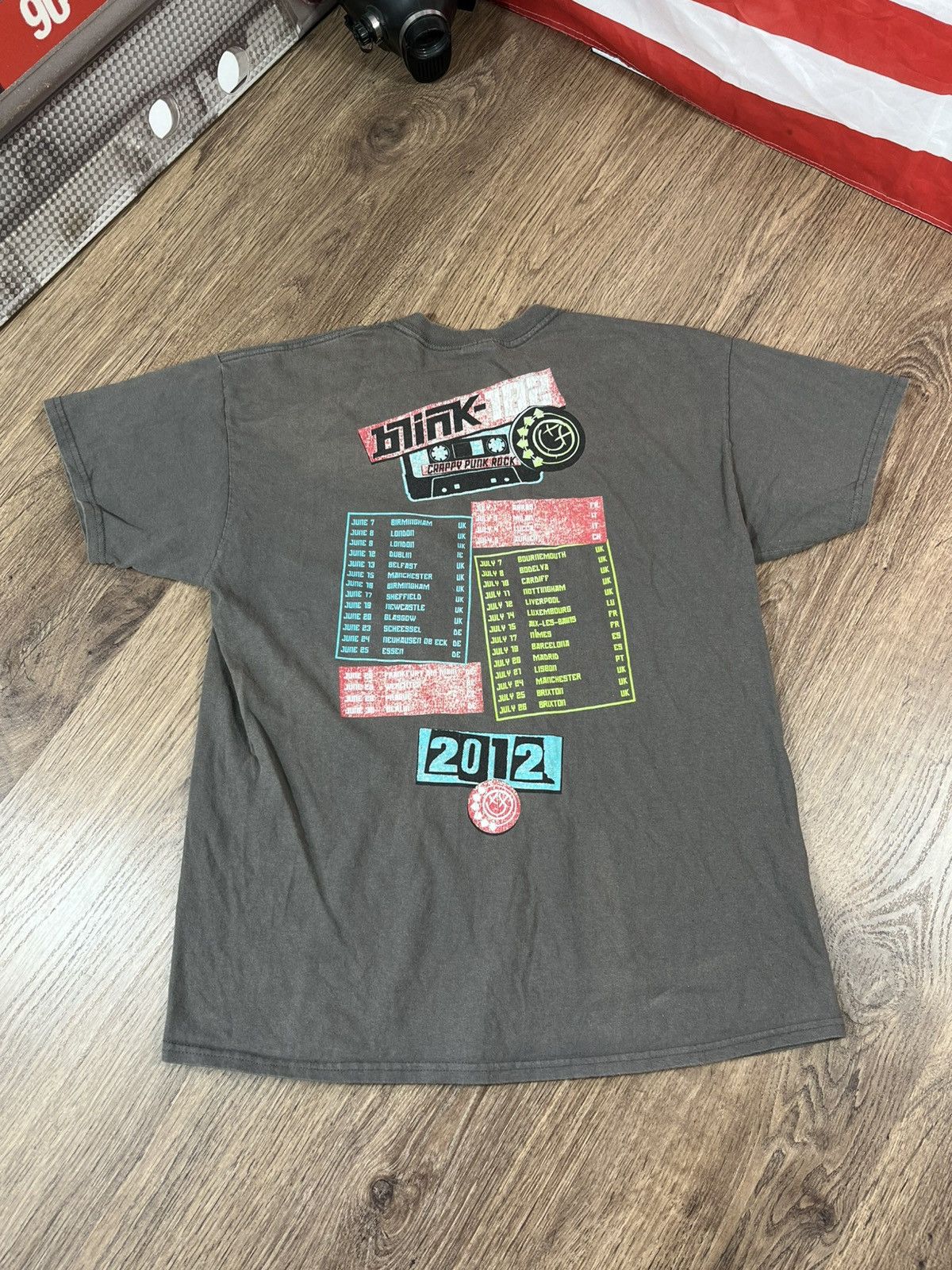 Band Tees Blink-182 2012 Tour T Shirt Crappy Punk Rock Band Size US L / EU 52-54 / 3 - 6 Thumbnail