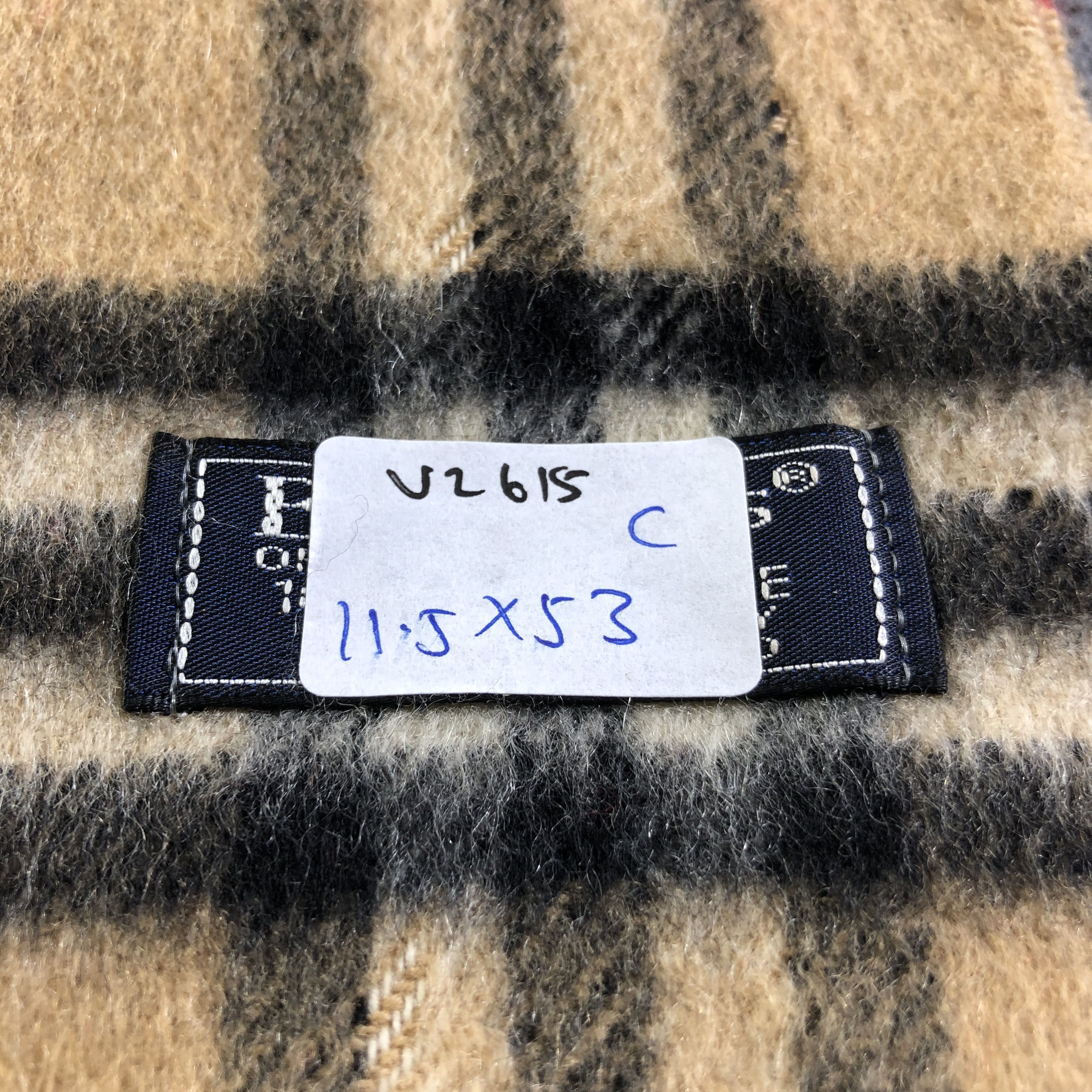 Burberry Burberrys Nova Check Tan Cashmere Scarf Muffler V2615 Size ONE SIZE - 21 Thumbnail