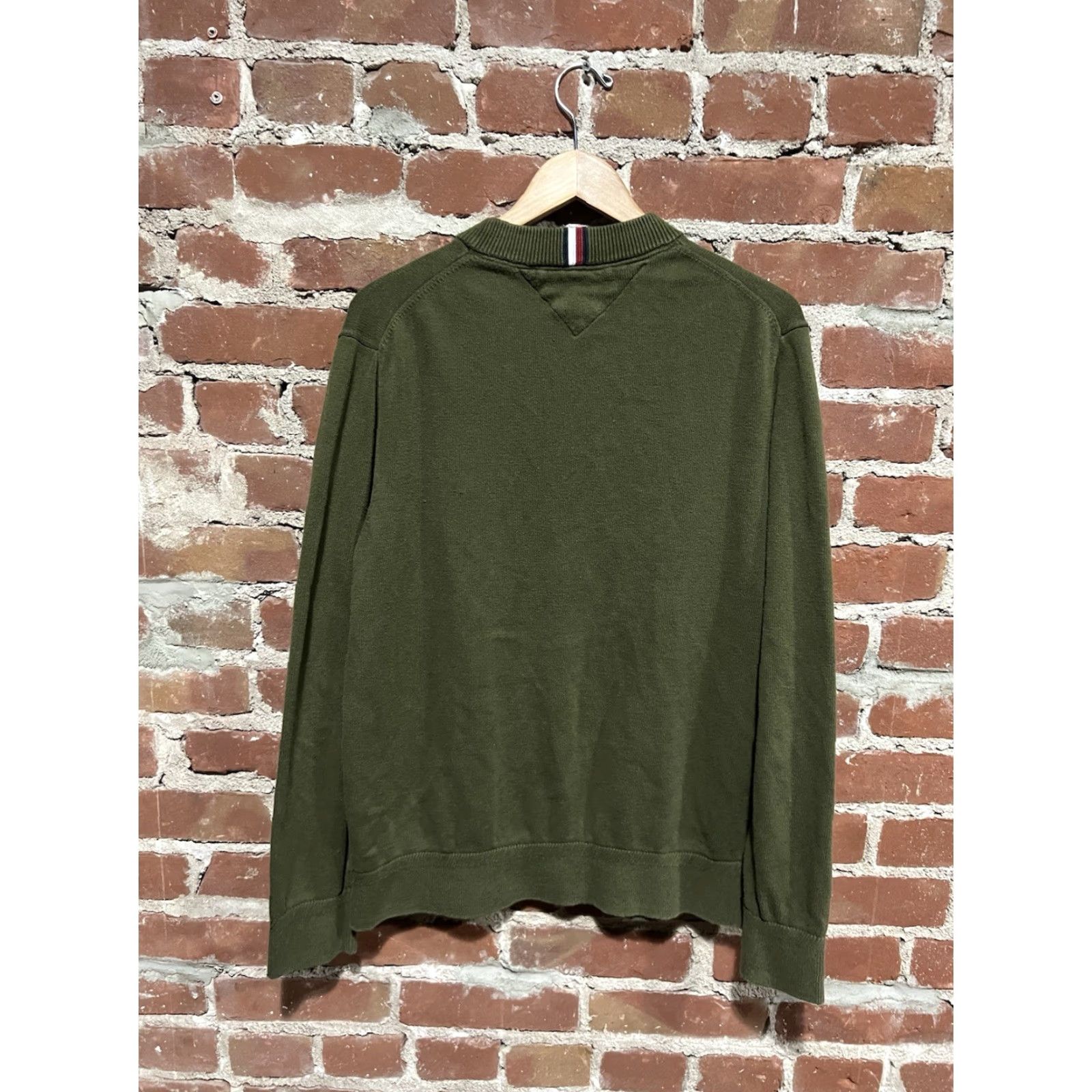 Tommy Hilfiger VINTAGE Tommy Hilfiger Mens Green Embroidered Graphic New York Sweatshirt L Size US L / EU 52-54 / 3 - 2 Thumbnail