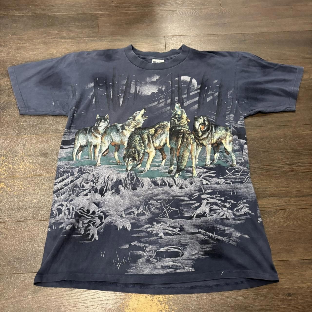 Gildan vintage wolves all over print t shirt 90s L Size US L / EU 52-54 / 3 - 3 Thumbnail