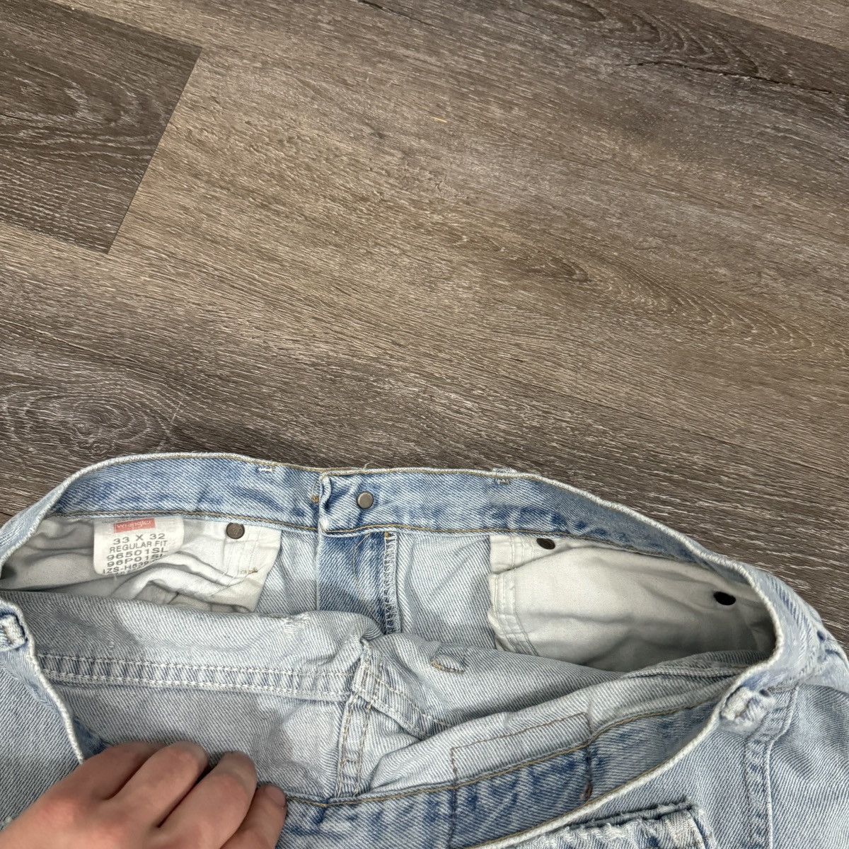 StraightFaded × Vintage × Wrangler Vintage Y2K Wrangler faded distressed essential jeans wide Size US 33 - 4 Thumbnail