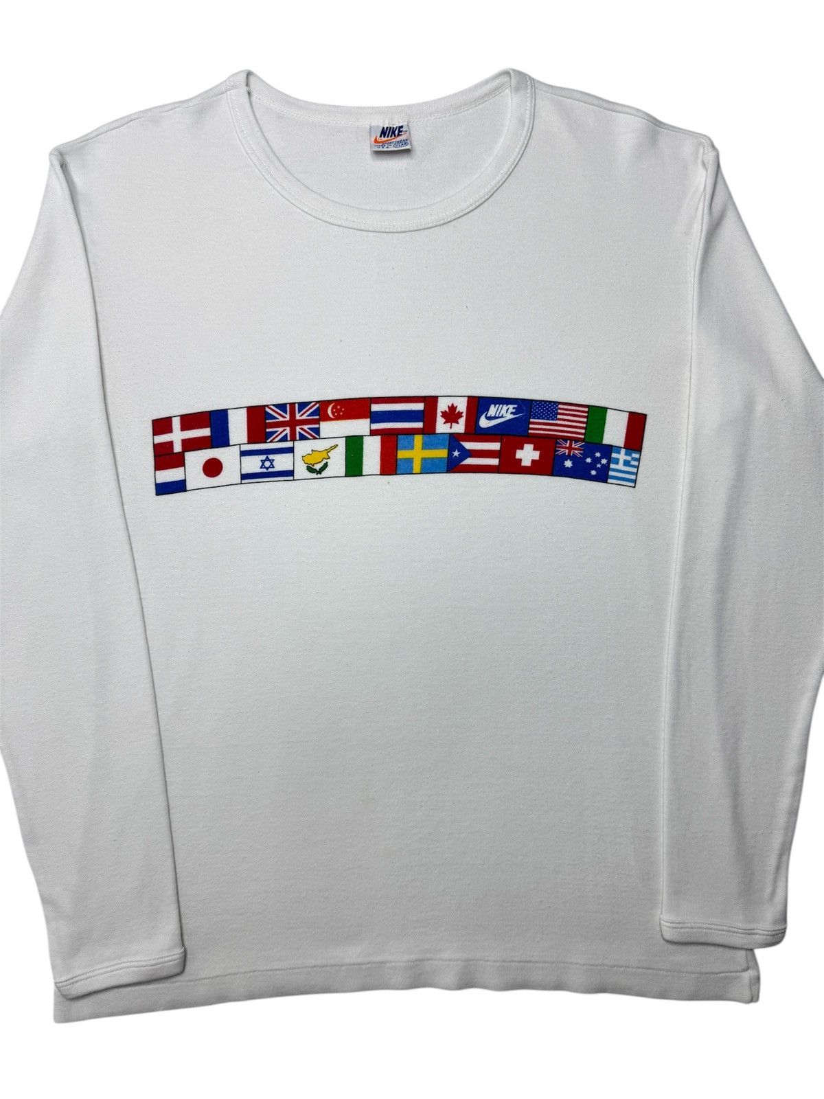 Nike Vintage 1970’s Nike World Flags Long Sleeve Tee Shirt Size US XL / EU 56 / 4 - 2 Thumbnail