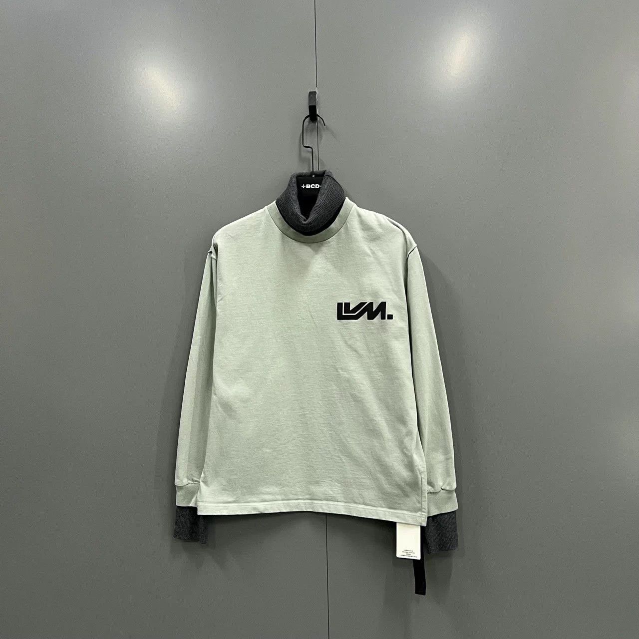 Louis Vuitton Louis Vuitton green ribbed print long sleeve S 95new Size US S / EU 44-46 / 1 - 1 Thumbnail