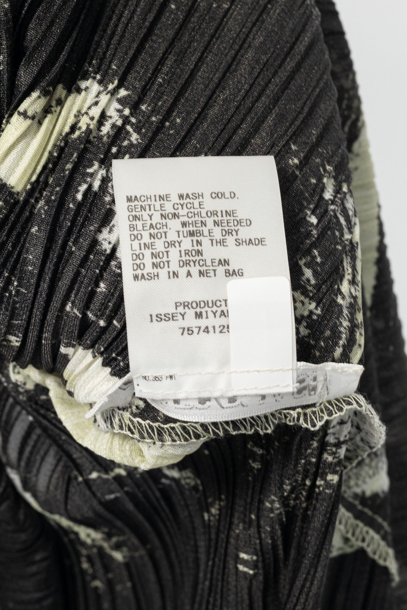 Pleats Please Issey Miyake Pleats Please Issey Miyake Spin Printed Midi Swing Dress Size XL / US 12-14 / IT 48-50 - 8 Thumbnail