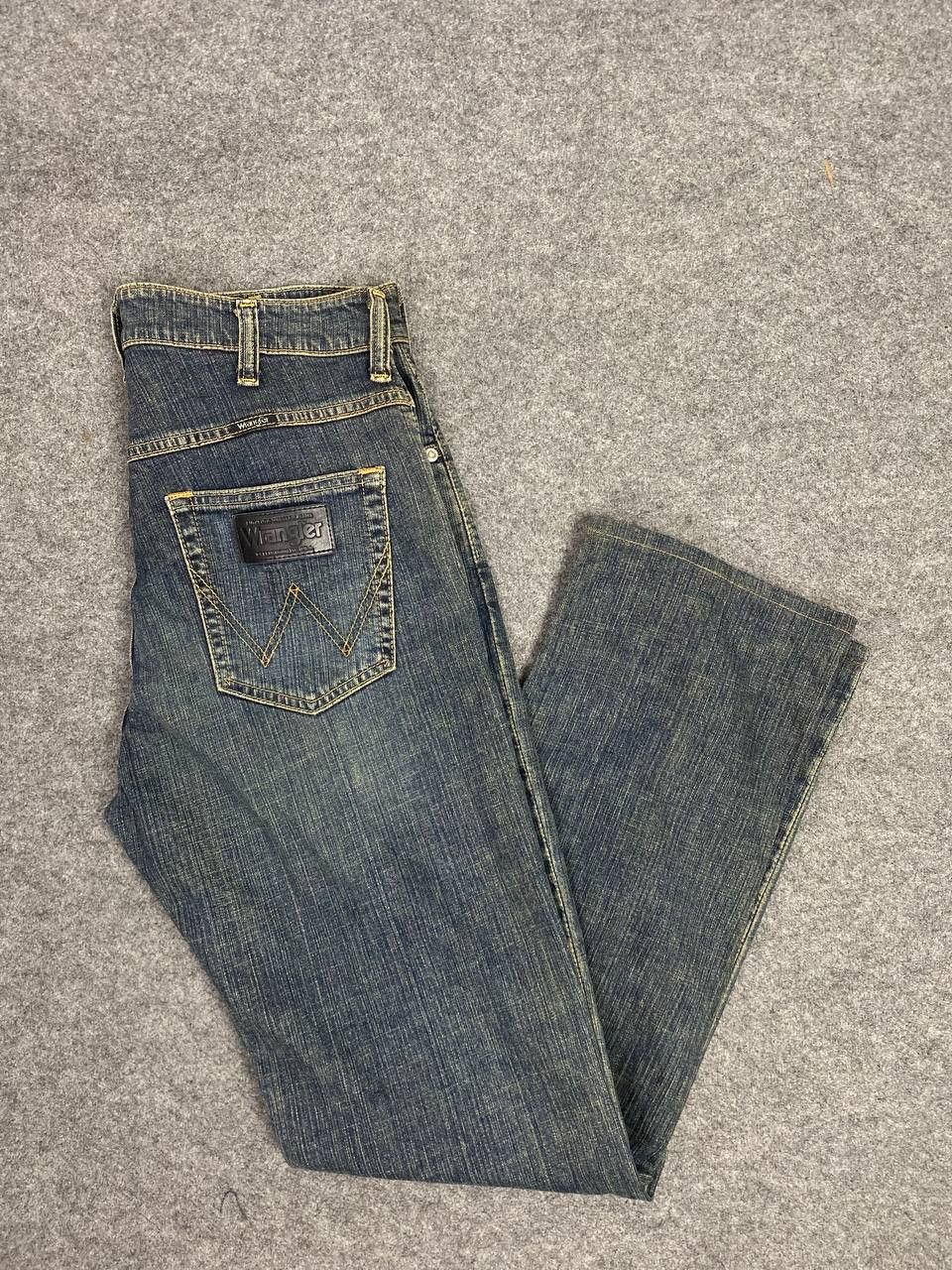 Wrangler vintage wrangler authentic western denim Size US 33 - 1 Thumbnail
