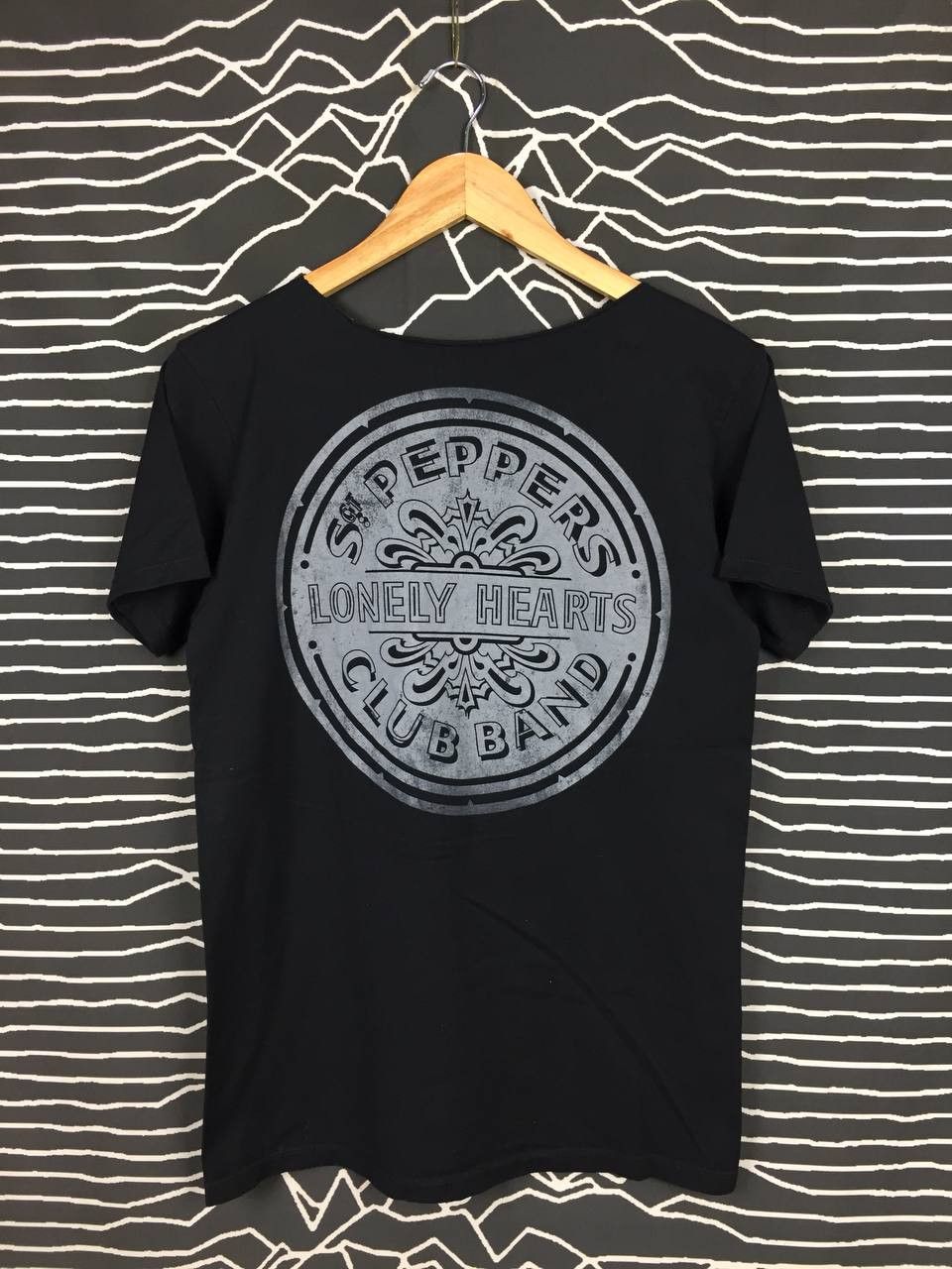 Band Tees The Beatles Sgt Pepper's Lonely Hearts 2016 Apple Corps Tee Size US S / EU 44-46 / 1 - 6 Thumbnail