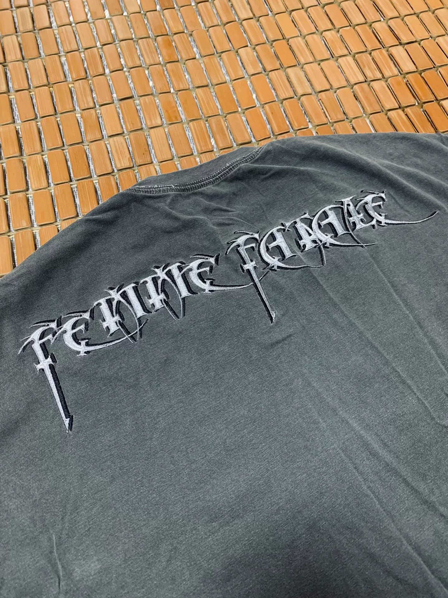 Balenciaga Balenciaga Washed Sanskrit Embroidery Tee Size US S / EU 44-46 / 1 - 1 Thumbnail
