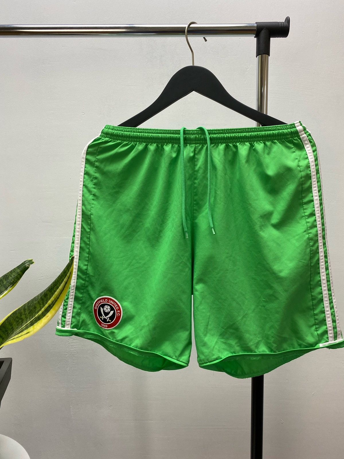 Adidas Adidas Shefield United Shorts Soccer Jersey Size US 34 / EU 50 - 1 Thumbnail
