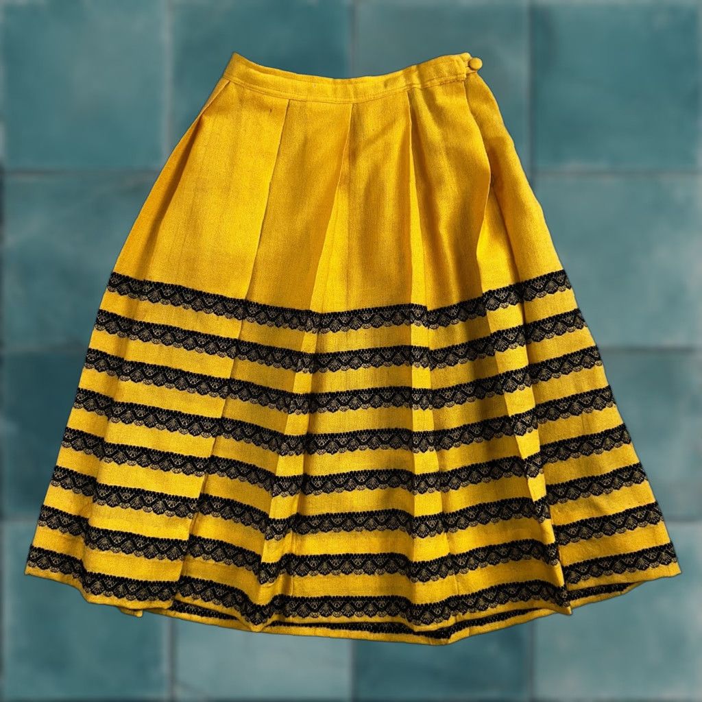 Vintage VINTAGE Weiss Skirt, Wool, Yellow, Midi - Handwoven Tyrol, Button, Lace Trim, Paisley, Knit, 50s, Austrian, Womens, S Size 28" / US 6 / IT 42 - 1 Thumbnail