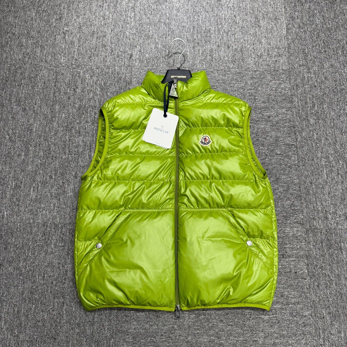 Moncler Green Puffer Vest - Size M Size US M / EU 48-50 / 2 - 1 Thumbnail