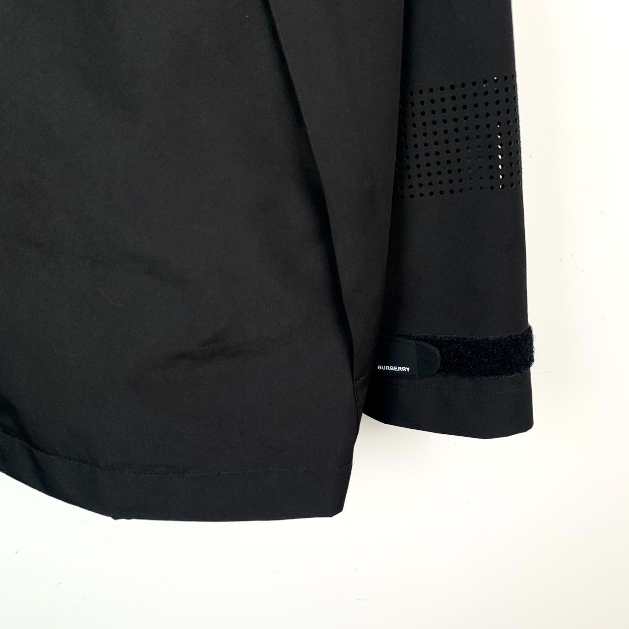 Burberry Burberry Black Hooded Zip-Up Jacket M Size M / US 6-8 / IT 42-44 - 4 Thumbnail