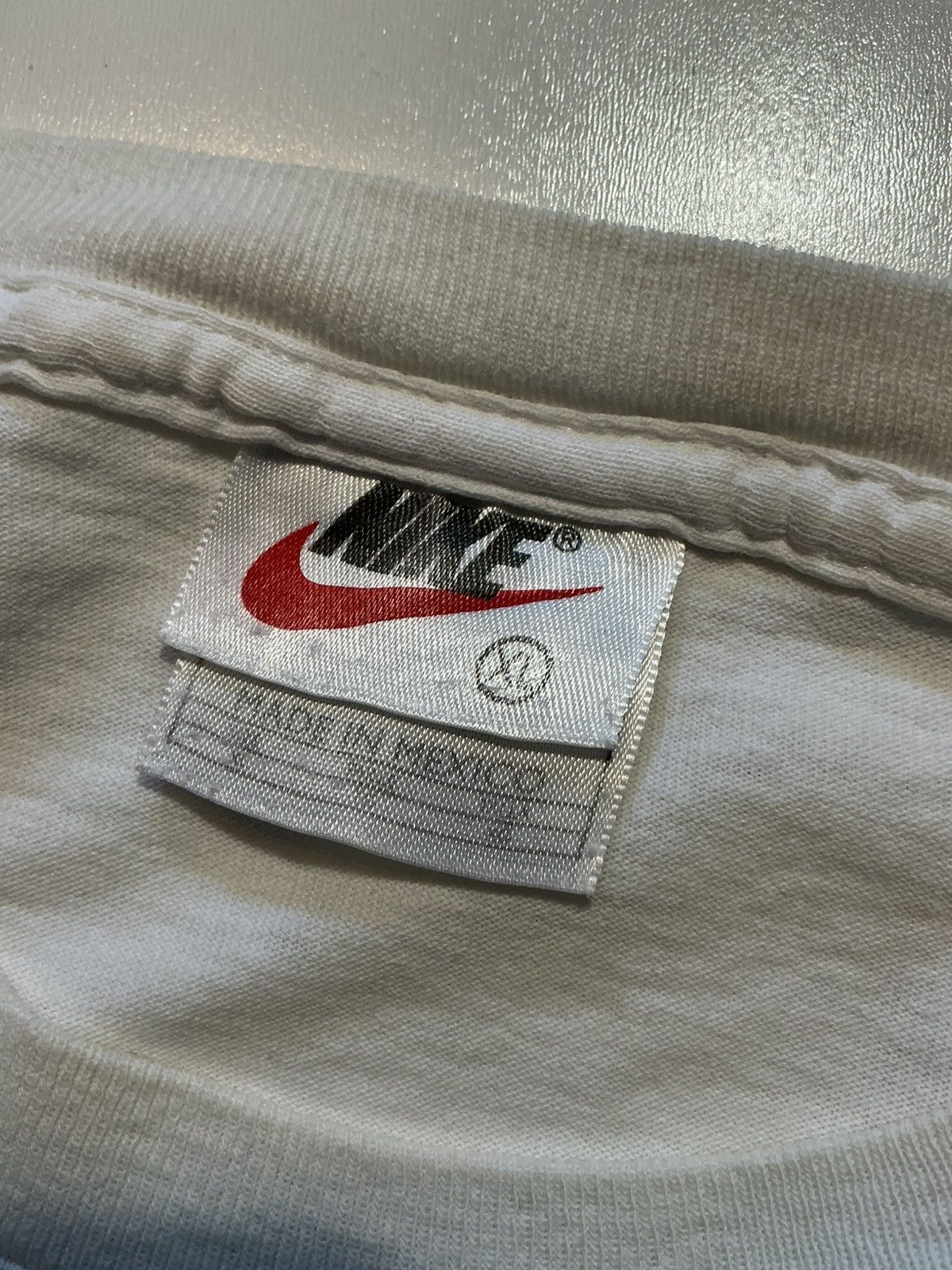 Nike Vintage 90s Nike Box Logo Center Swoosh Graphic T-Shirt Size US XL / EU 56 / 4 - 6 Thumbnail