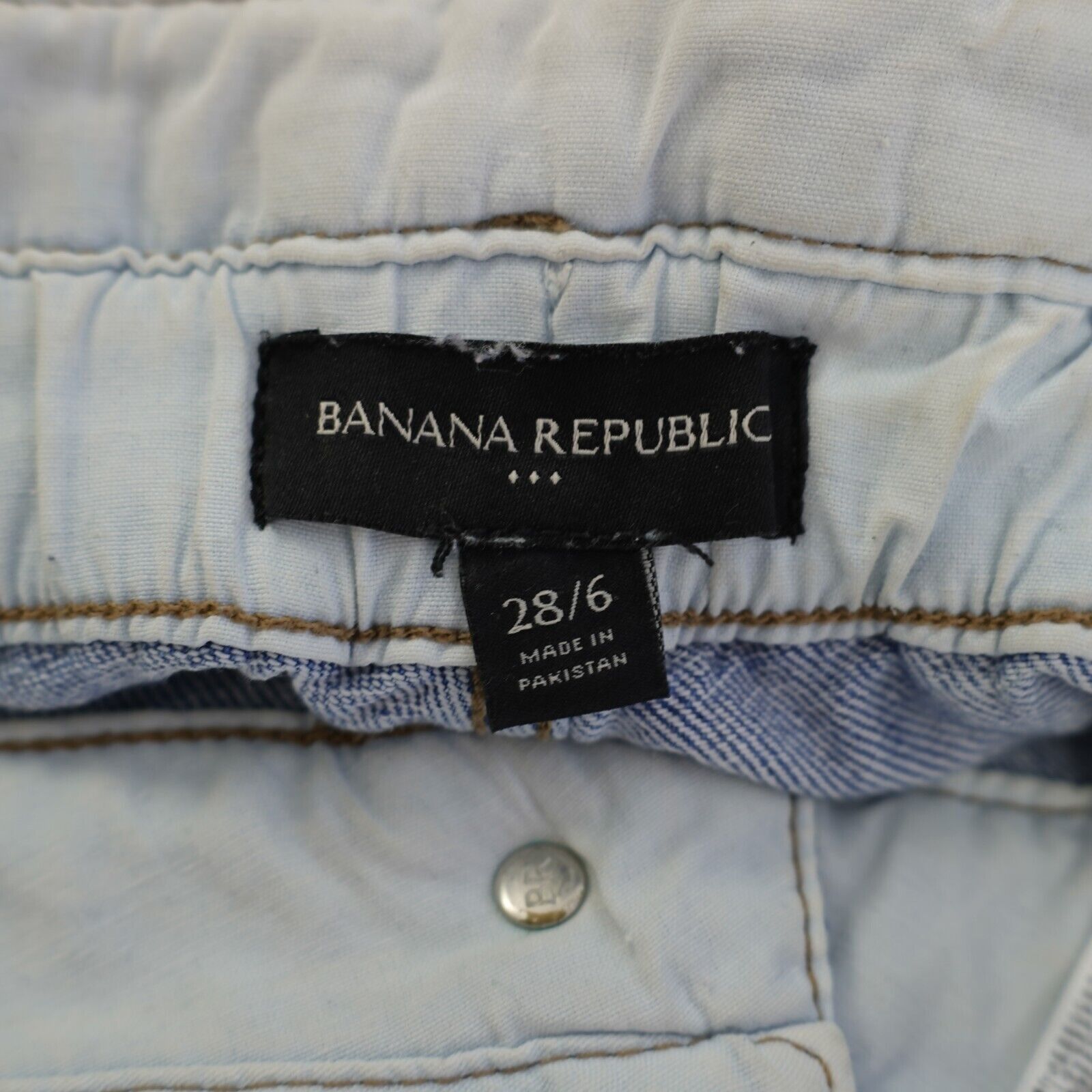 Banana Republic Banana Republic Light Blue Denim Shorts Size 6 30/4 Hot Pant Size 30" / US 8 / IT 44 - 5 Thumbnail