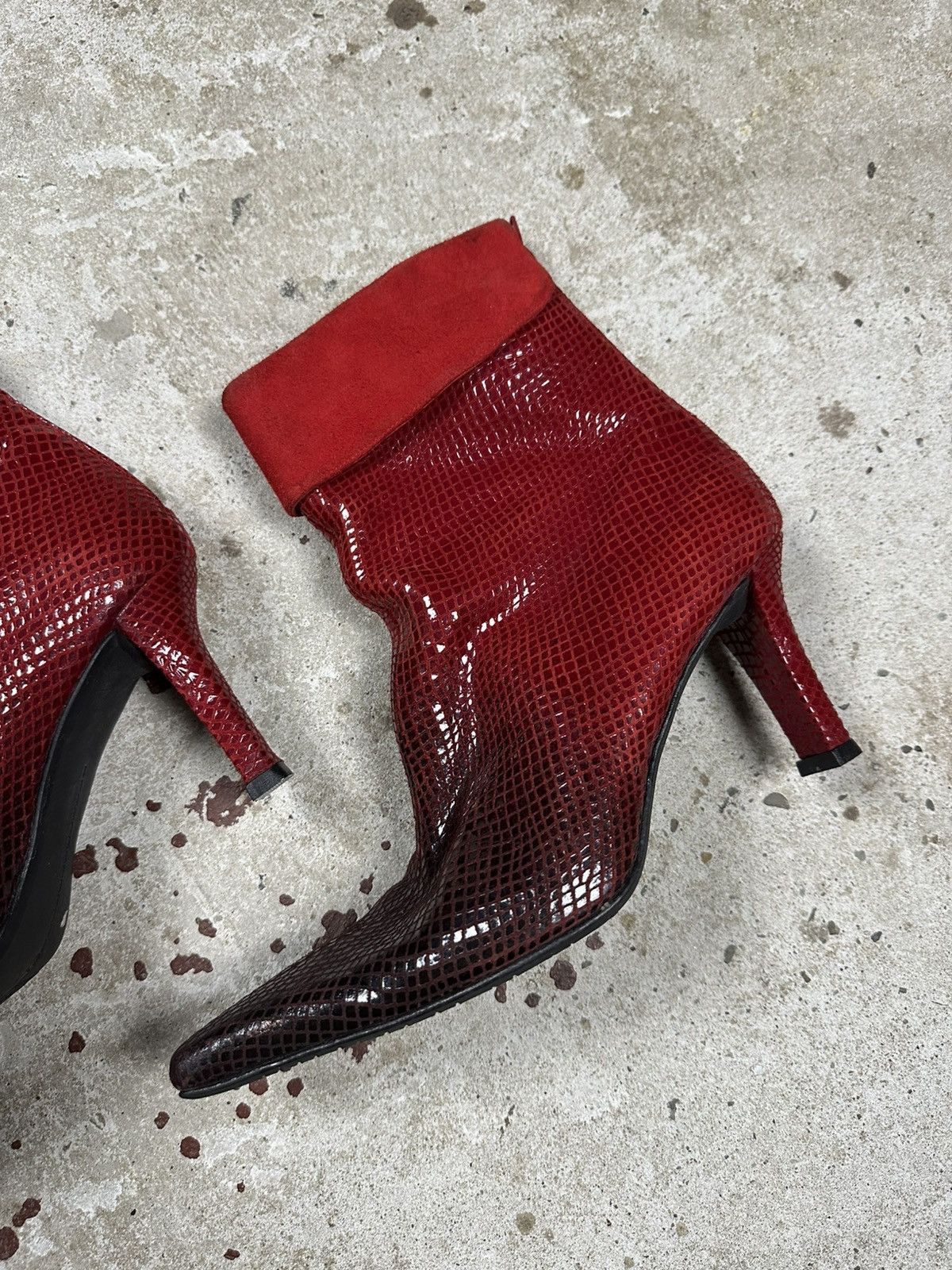 Stuart Weitzman Stuart Weitzman Snakeskin Gradient Red Apollo Botties High Size US 7.5 / IT 37.5 - 2 Thumbnail