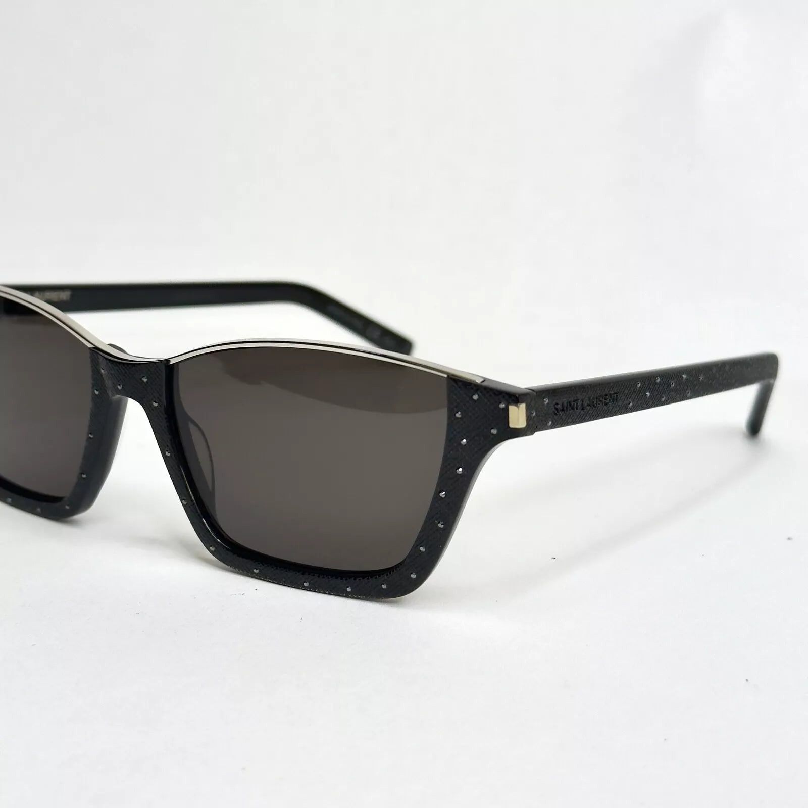 Yves Saint Laurent SAINT LAURENT DYLAN SL 365 SL365 LIMITED Sunglasses 005 Size ONE SIZE - 6 Thumbnail