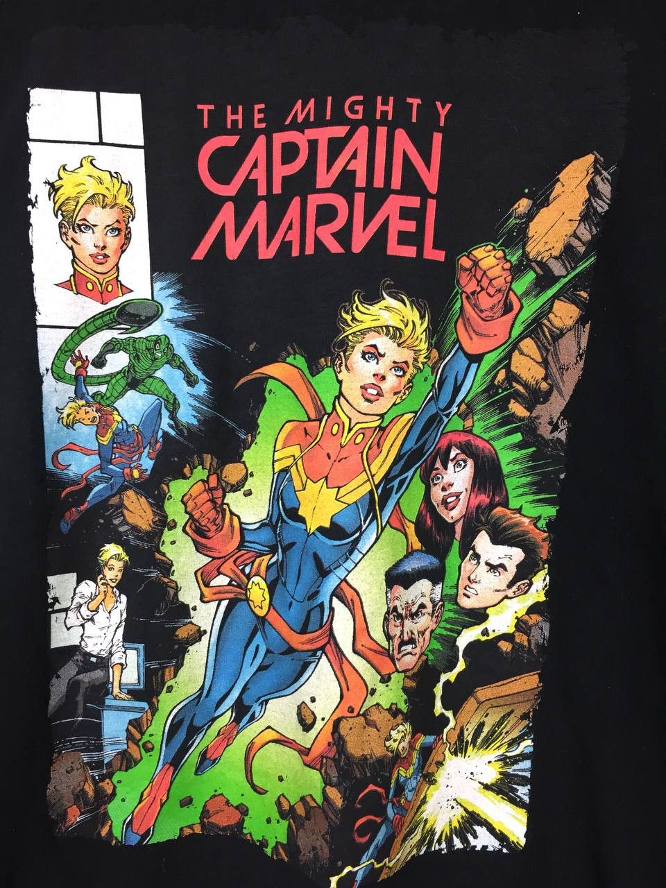 Marvel Comics × Vintage Marvel Comics The Mighty Captain Marvel Tee Size US S / EU 44-46 / 1 - 3 Thumbnail