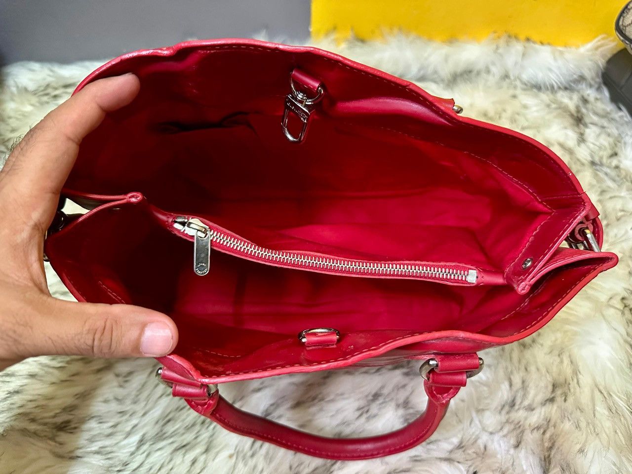 Louis Vuitton Authentic Louis Vuitton Epi Leather Passy PM Tote Bag Size ONE SIZE - 7 Thumbnail