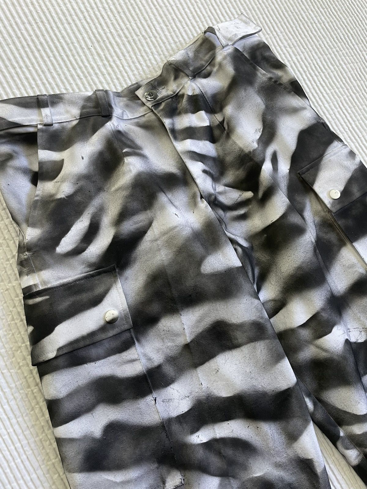 Handmade × Vintage Hand Camo Snow Tiger Cargos Size US 32 / EU 48 - 4 Thumbnail