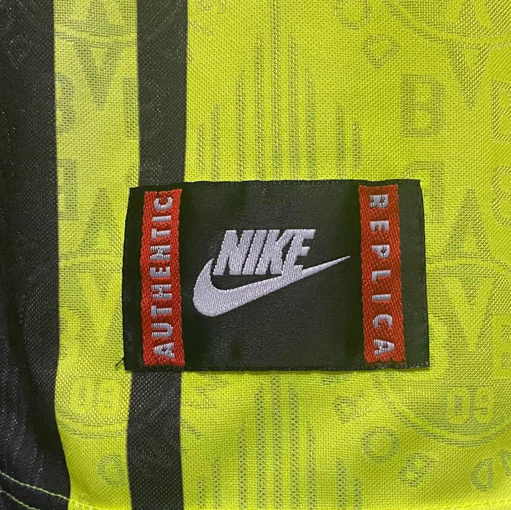 Nike Borussia Dortmund 1996-1997 Home Jersey Andreas Möller Size US L / EU 52-54 / 3 - 10 Thumbnail