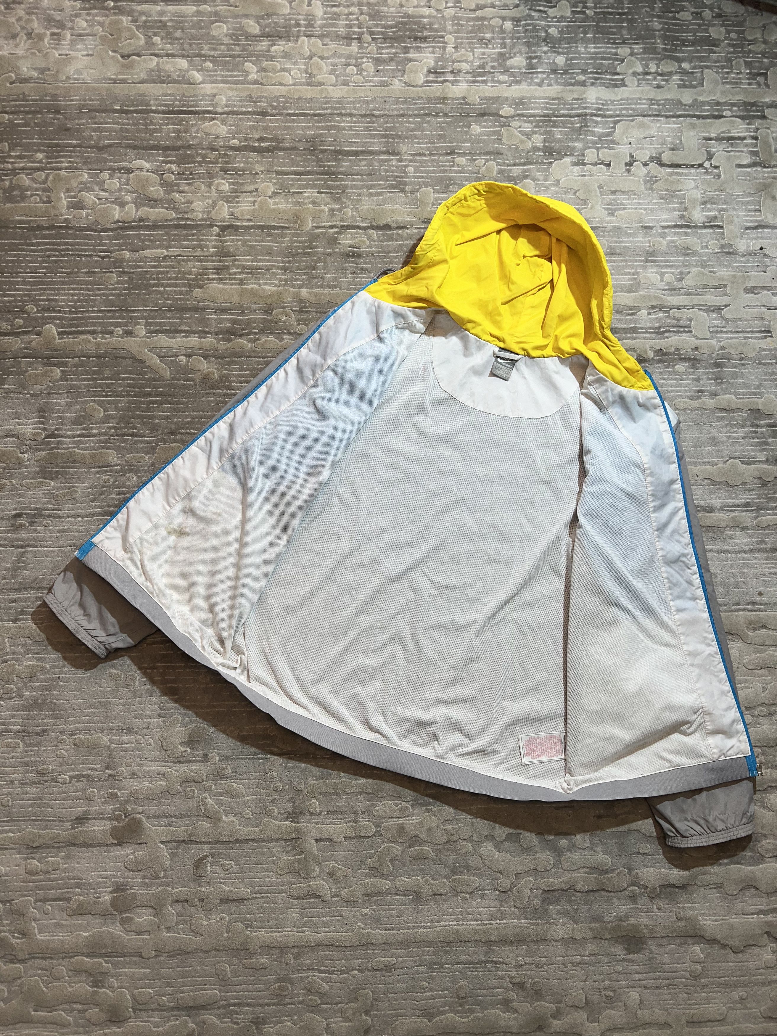 Nike Nike vintage windbreaker jacket casual ukraine y2k rare Size US L / EU 52-54 / 3 - 10 Thumbnail