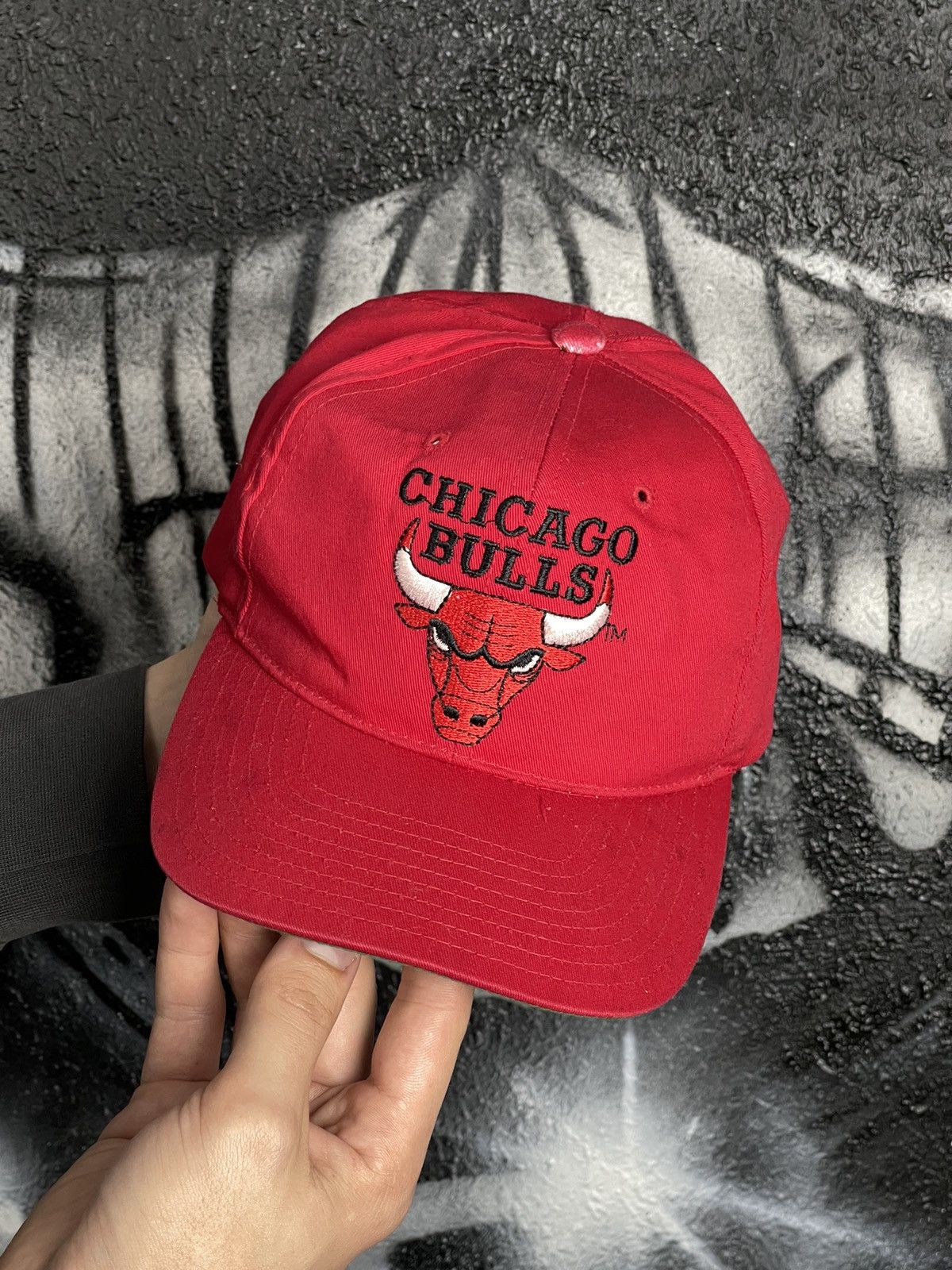NBA × Vintage Vintage Chicago Bulls 90s Red Hats Cap Size ONE SIZE - 3 Thumbnail