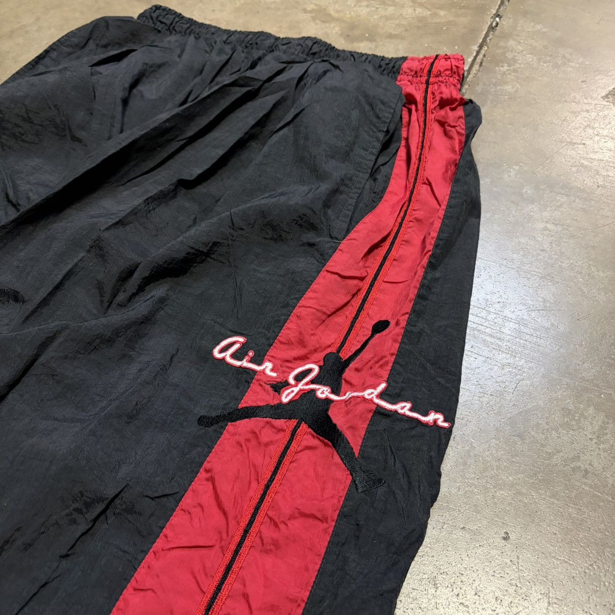 Jordan Brand Vintage 80s Jordan Jumpan Track Pants Sweatpants Jogger 1985 Size US 29 - 5 Thumbnail