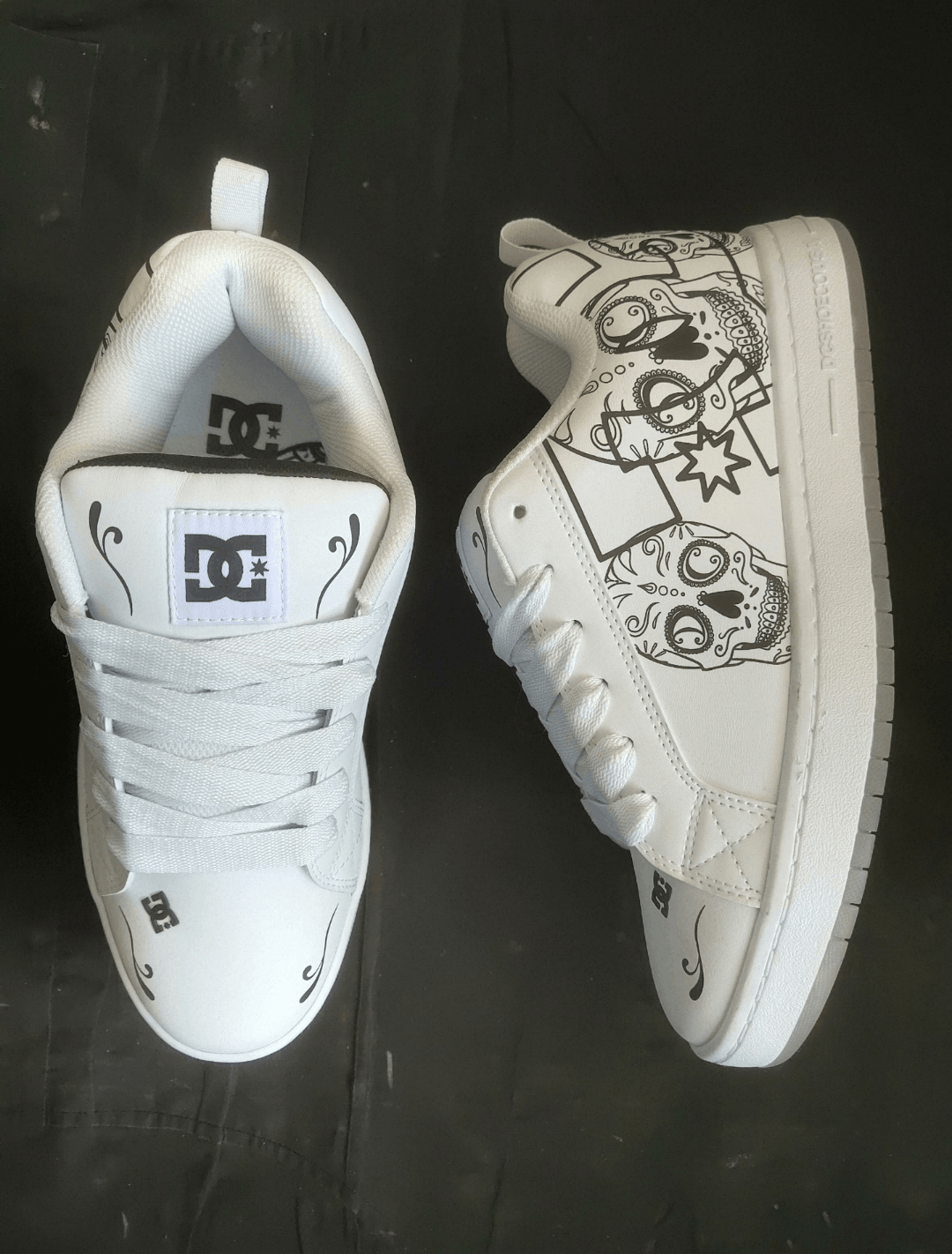DC rare dc graffik sample grunge skull shoes Size US 9 / EU 42 - 2 Thumbnail
