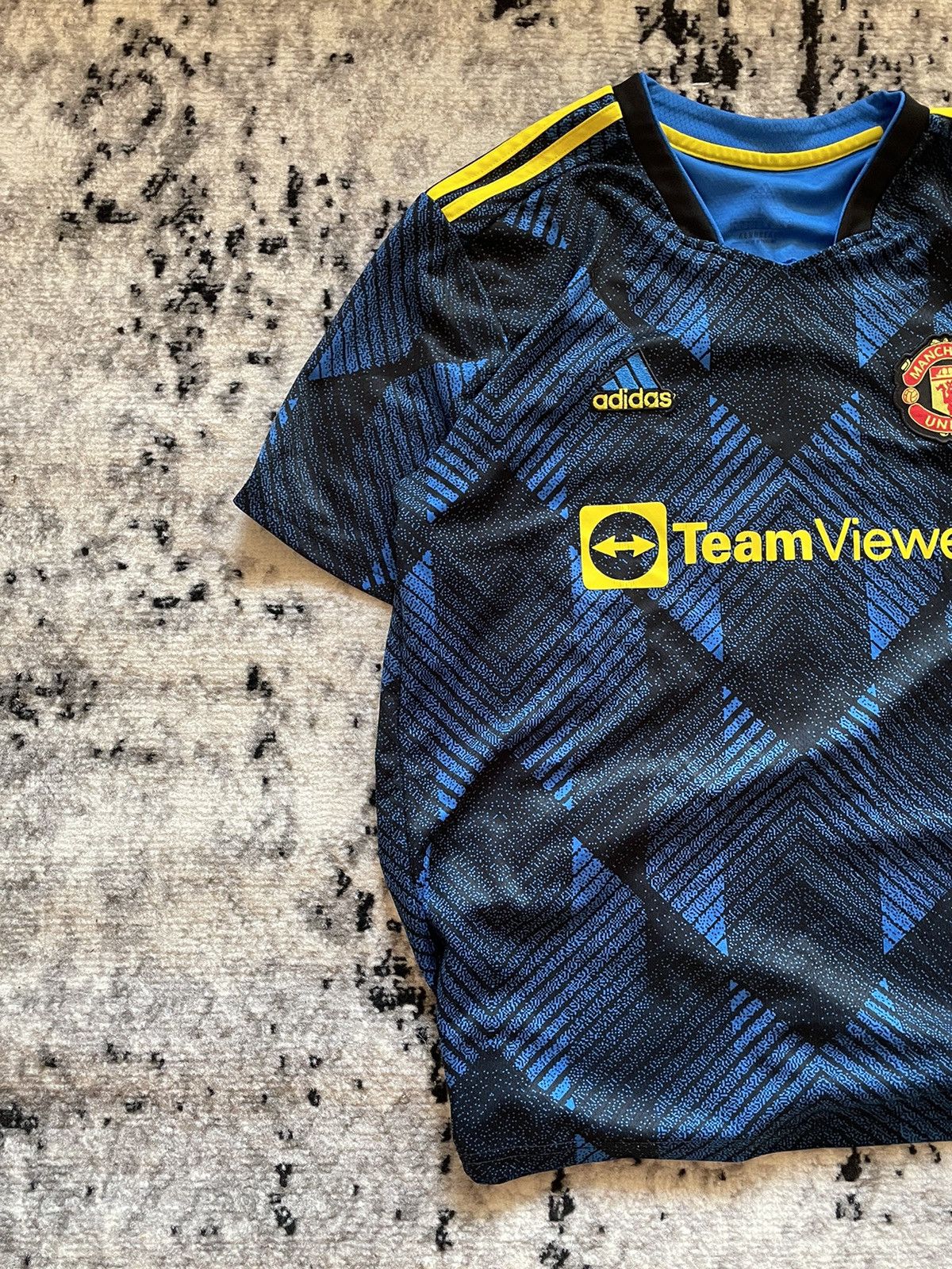Adidas Manchester United Ronaldo Jersey Adidas Rare Streetwear Y2k Size US L / EU 52-54 / 3 - 3 Thumbnail